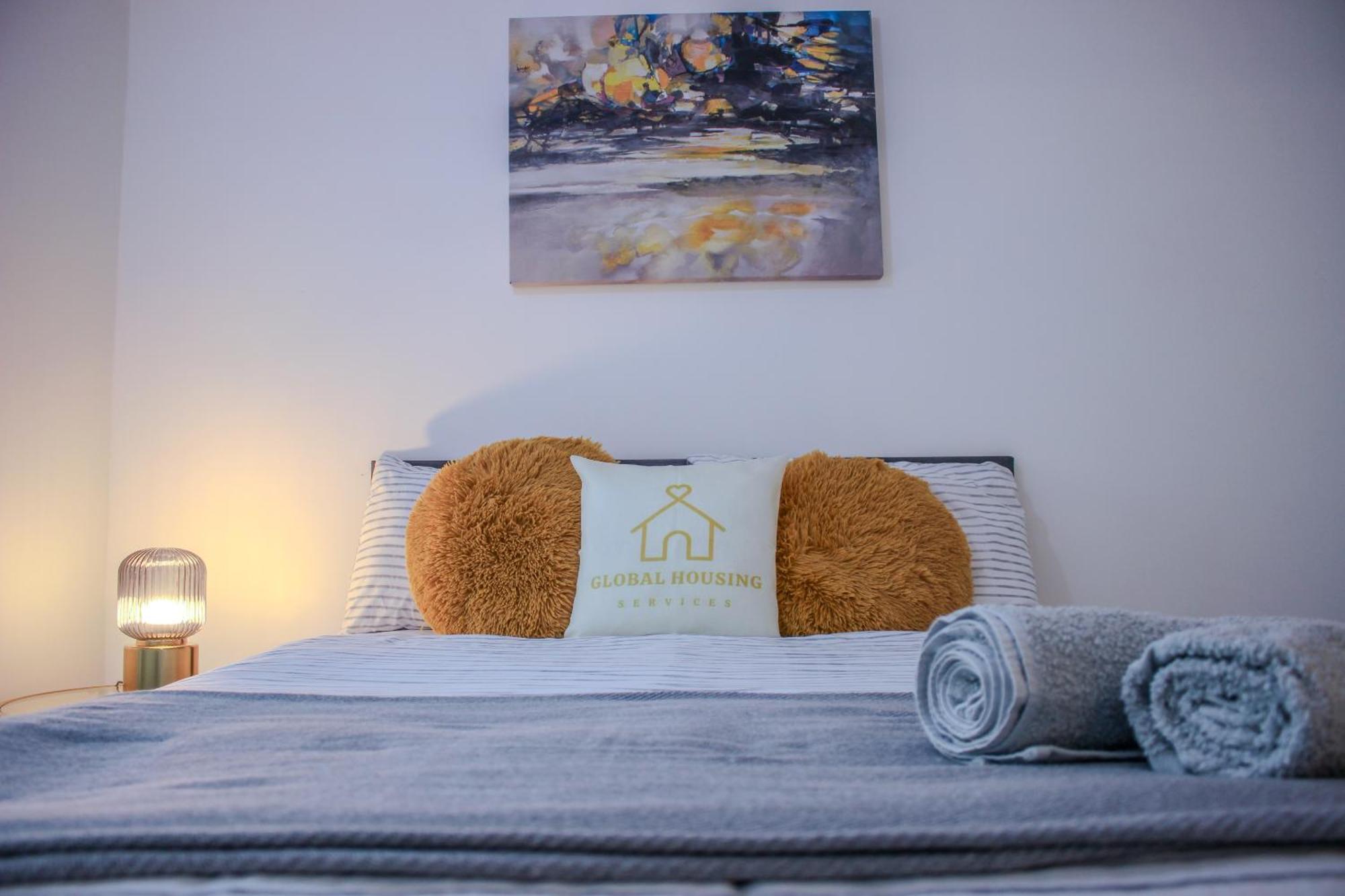 Apartment Luxury 2 Bed 2 Bath- City Centre - Netflix - Wifi - On-street Parking Birmingham