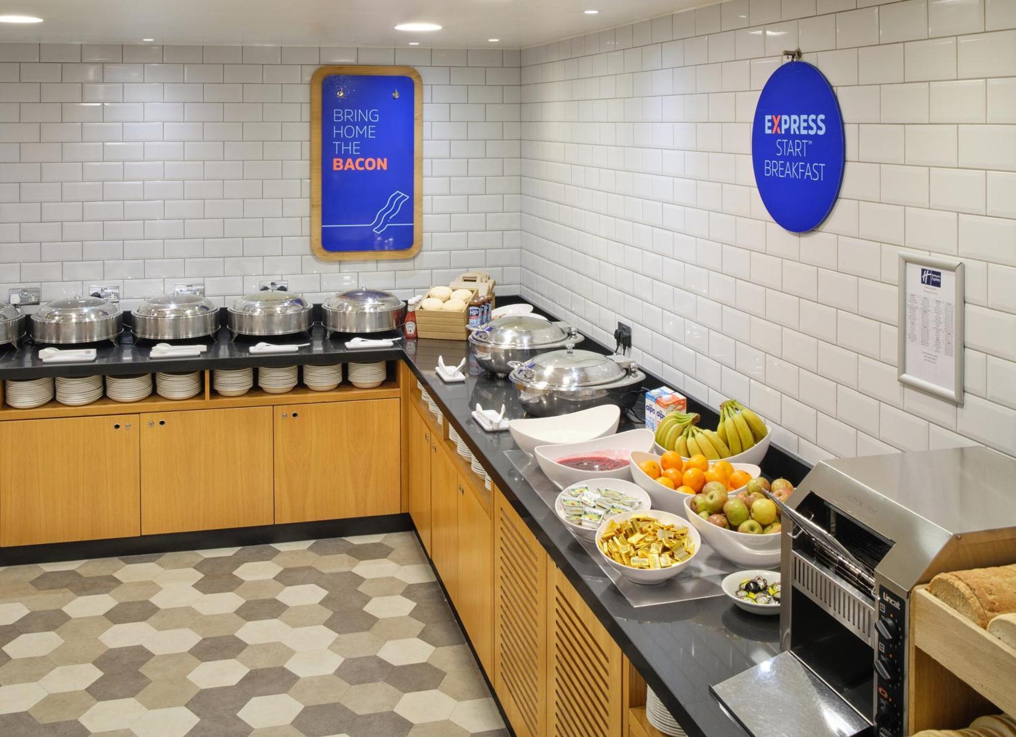 Hotel Holiday Inn Express - Birmingham - City Centre By Ihg 3*