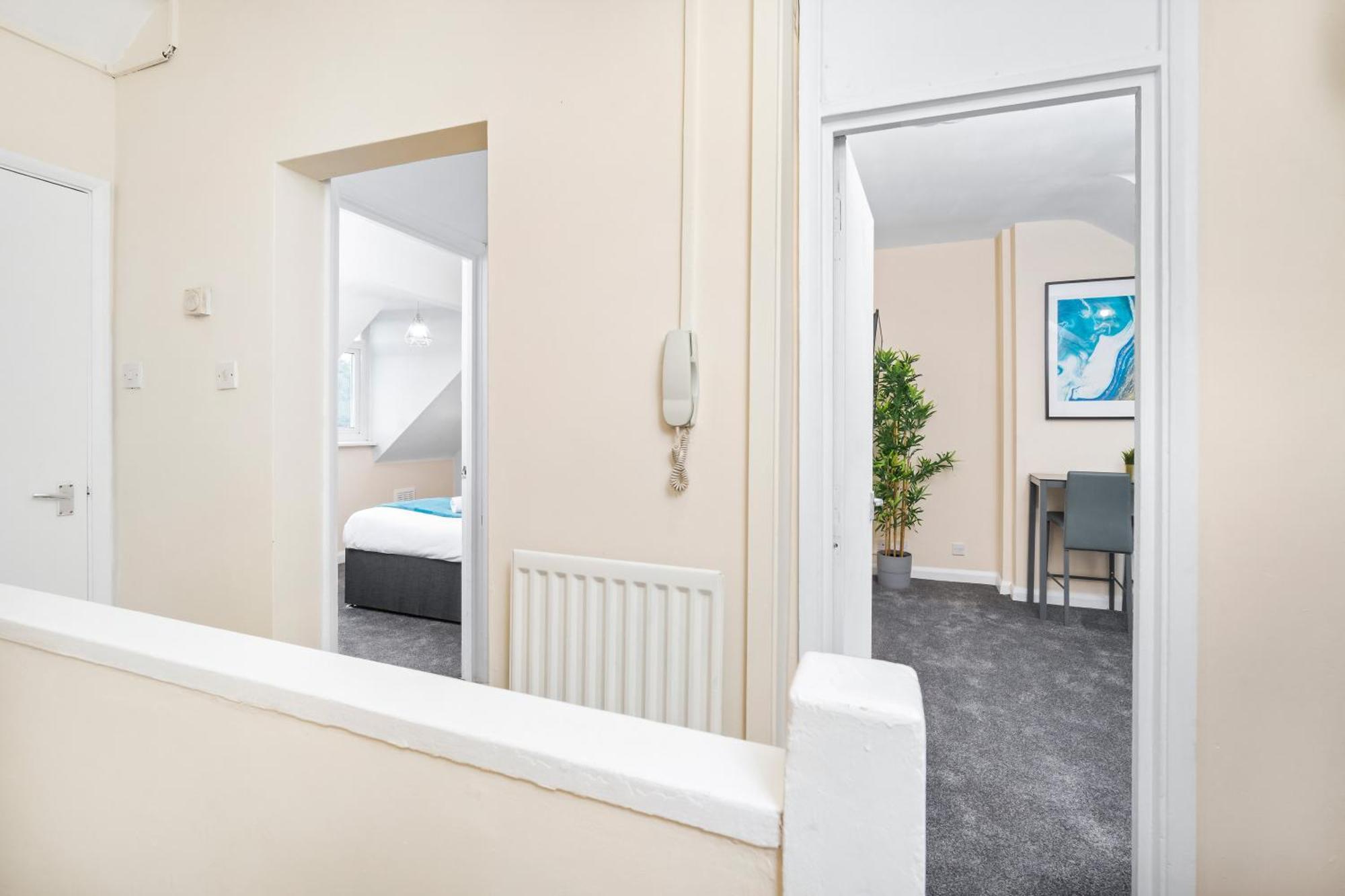 1 Bed - West Bromwich - On Street Parking - Wbc Birmingham
