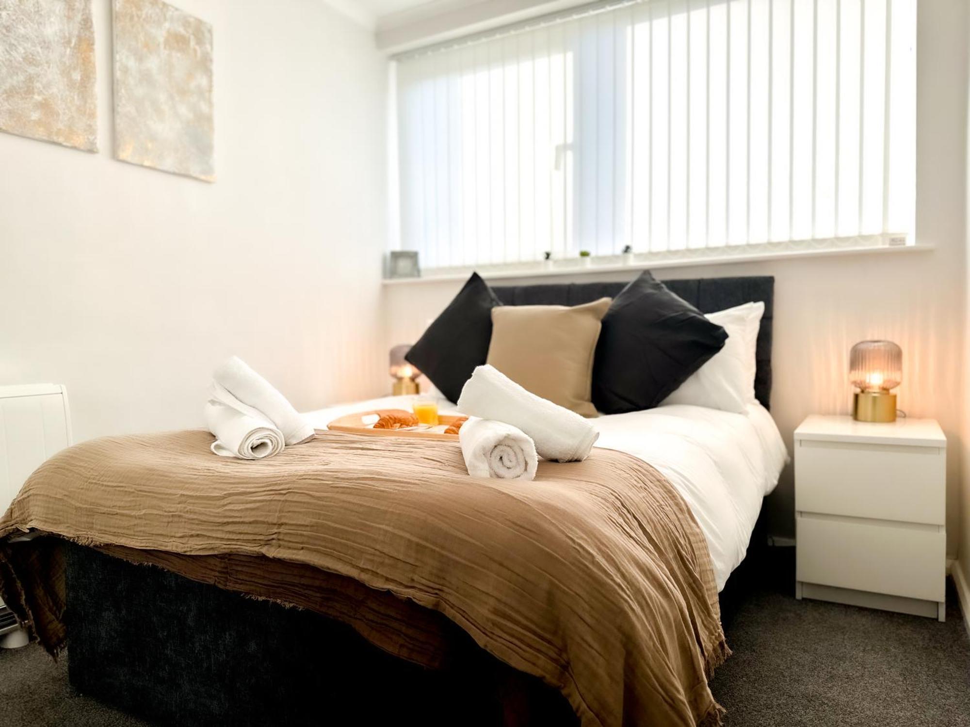 Contemporary And Cosy Apartment- Free Parking & Wi-fi * Birmingham