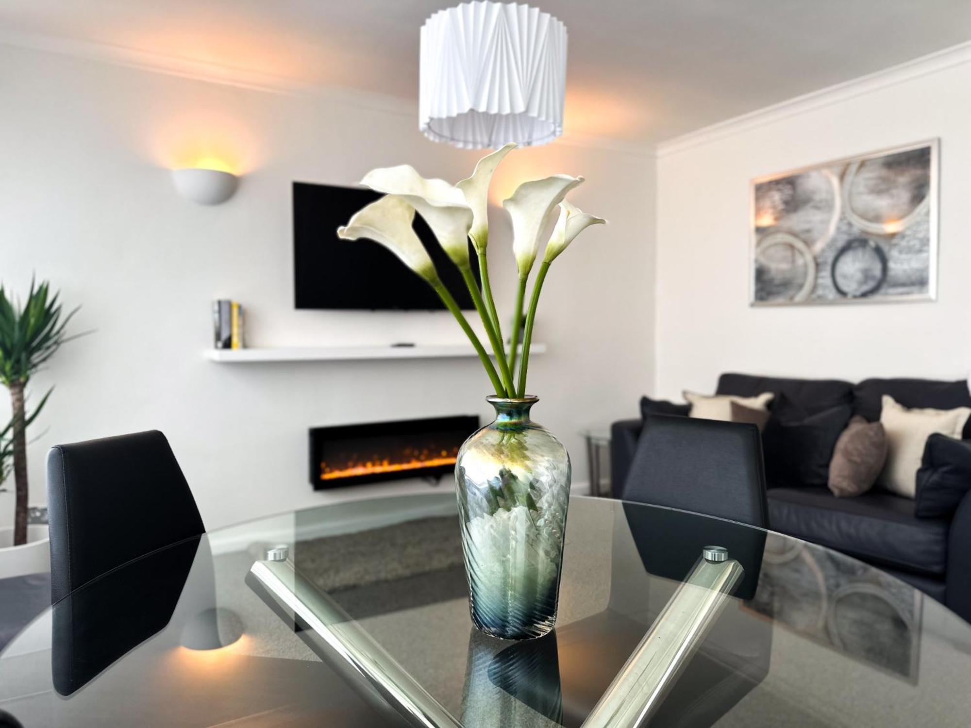 Contemporary And Cosy Apartment- Free Parking & Wi-fi * Birmingham
