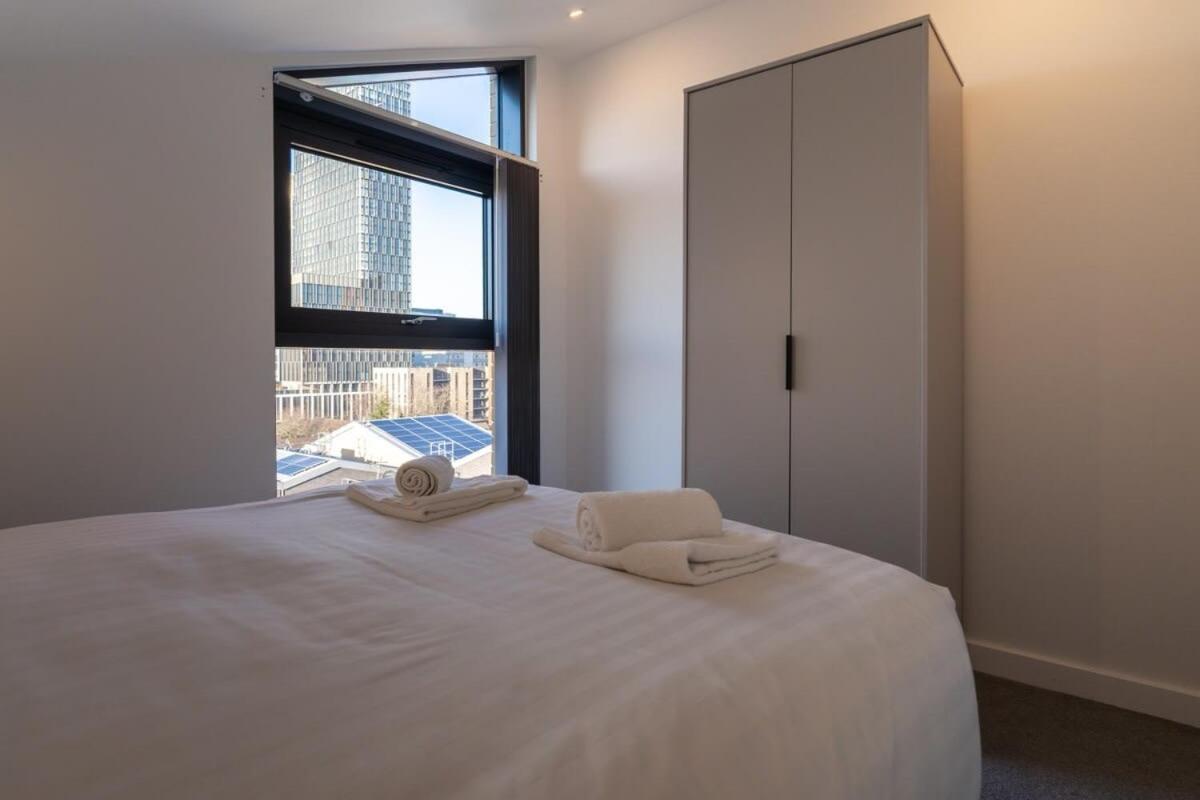 Chic 2 Bed 2 Bath In A Modern Development Birmingham
