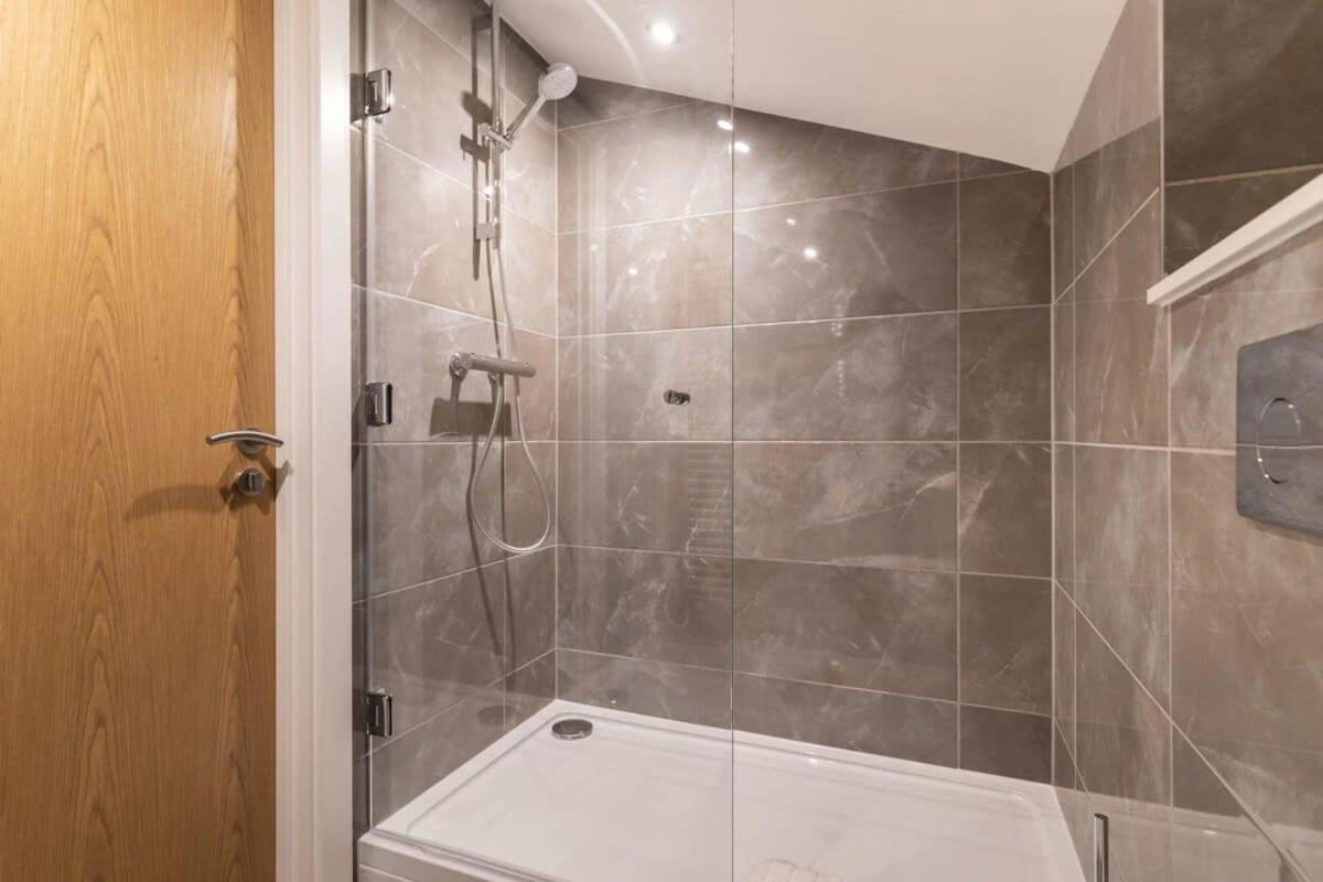 Apartment Chic 2 Bed 2 Bath In A Modern Development