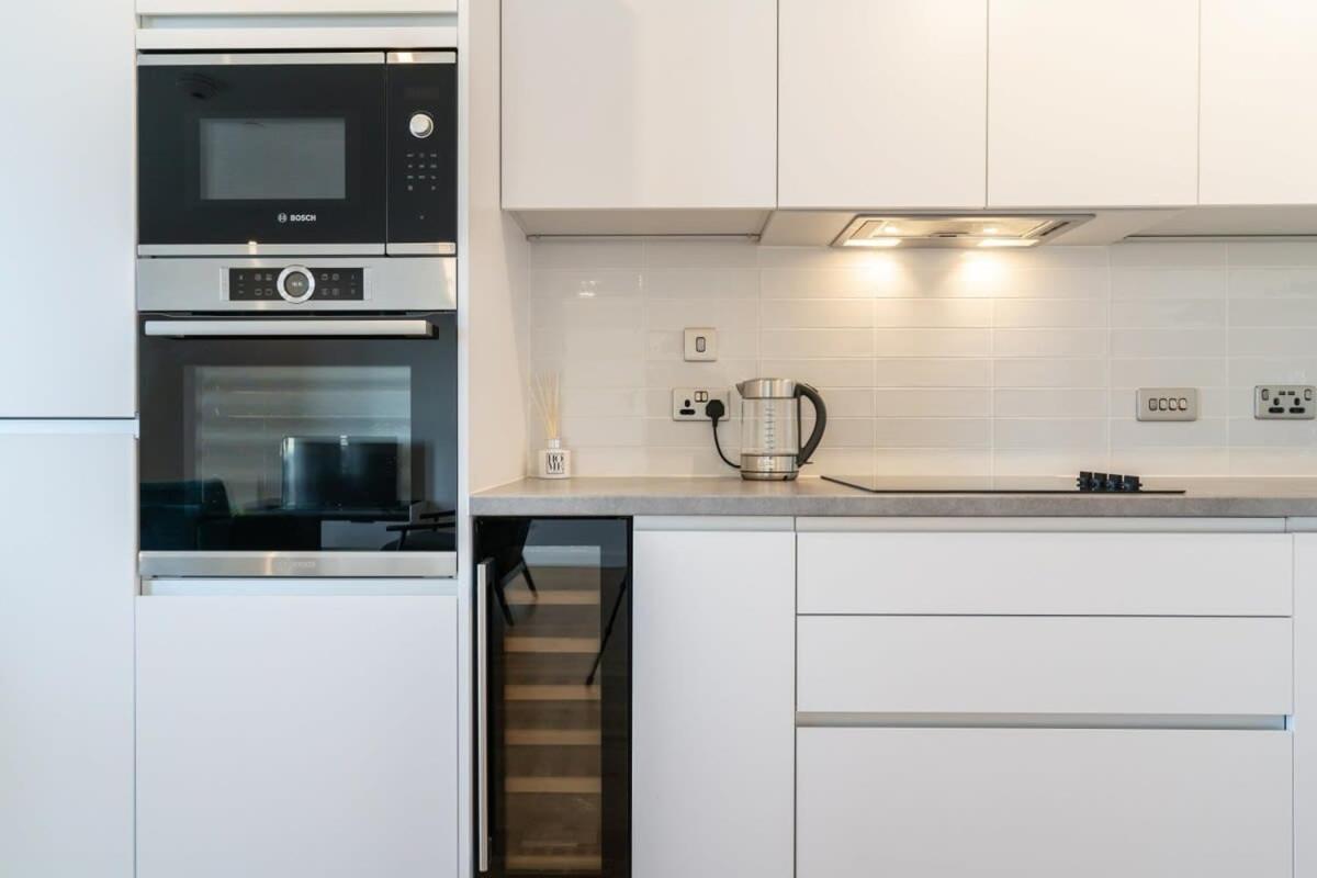 Chic 2 Bed 2 Bath In A Modern Development Apartment