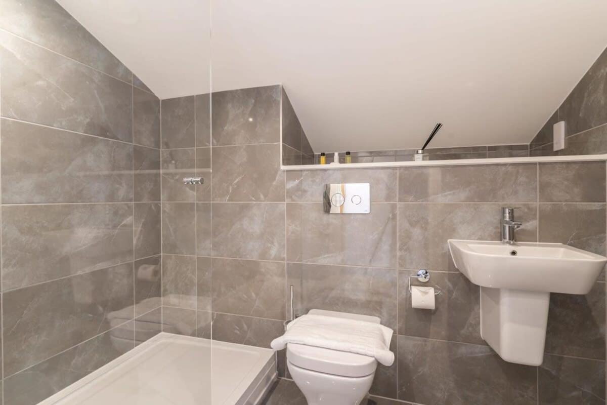 Apartment Chic 2 Bed 2 Bath In A Modern Development *