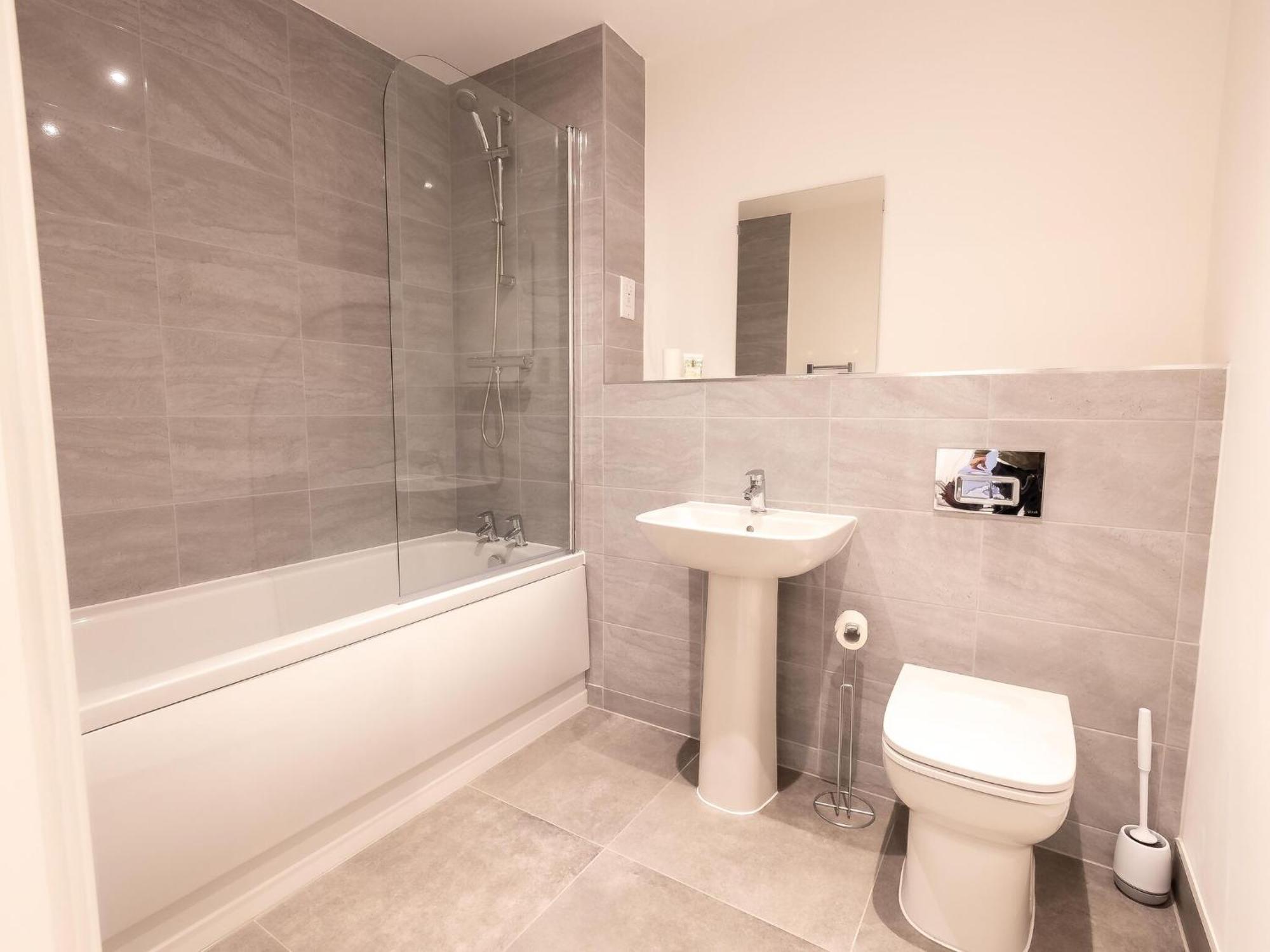 Apartment Pristine 1 And 2 Bedroom Near Business District By Belvilla *