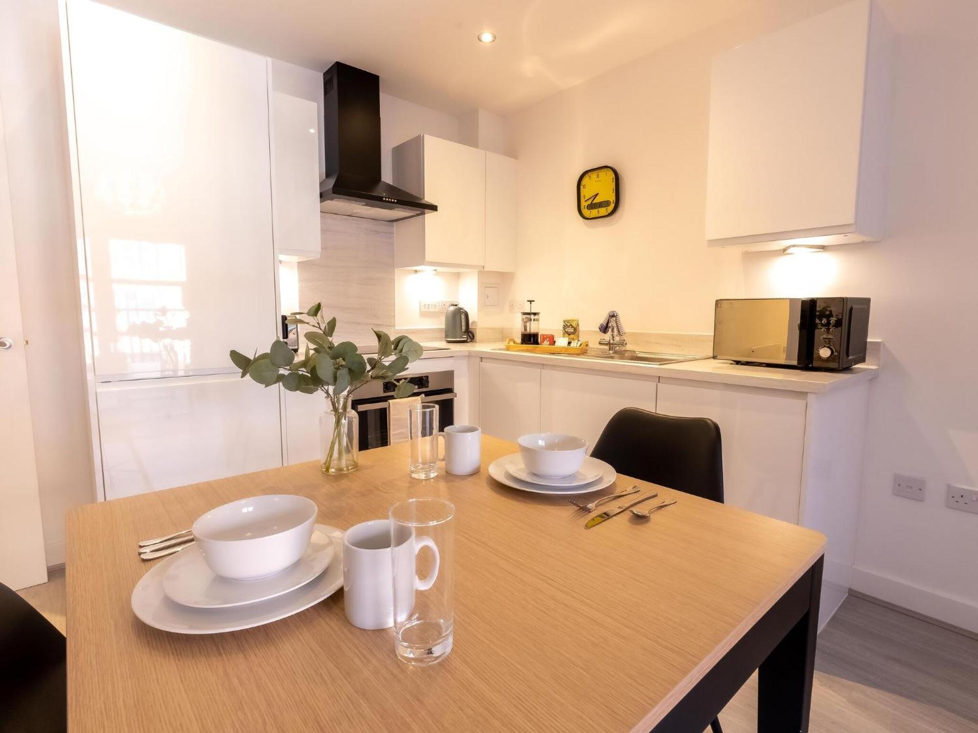 Pristine 1 And 2 Bedroom Near Business District By Belvilla