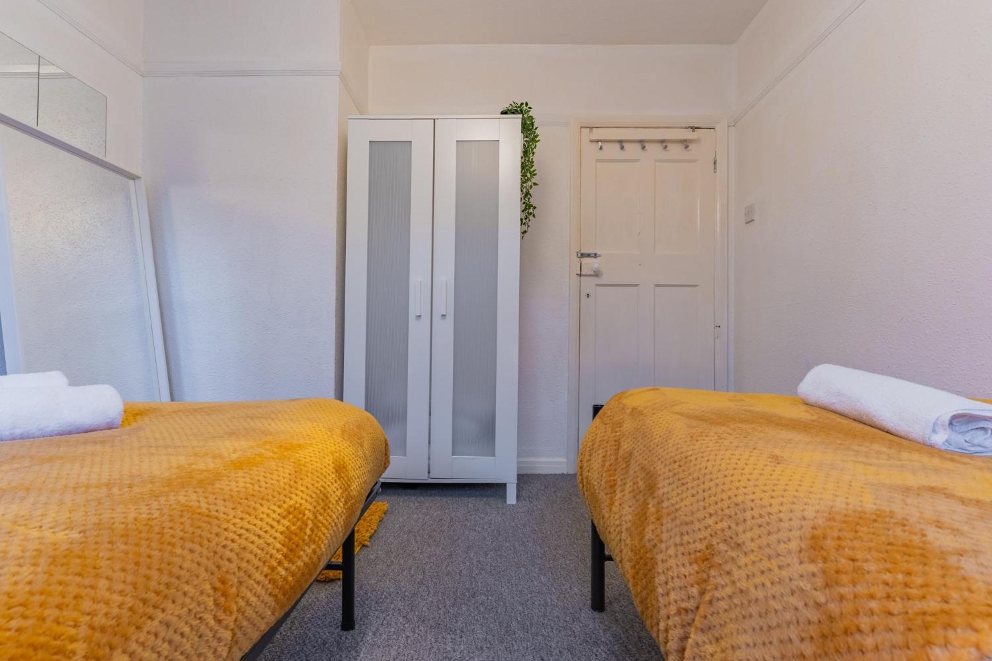 Two Bedroom Modern House In * Birmingham