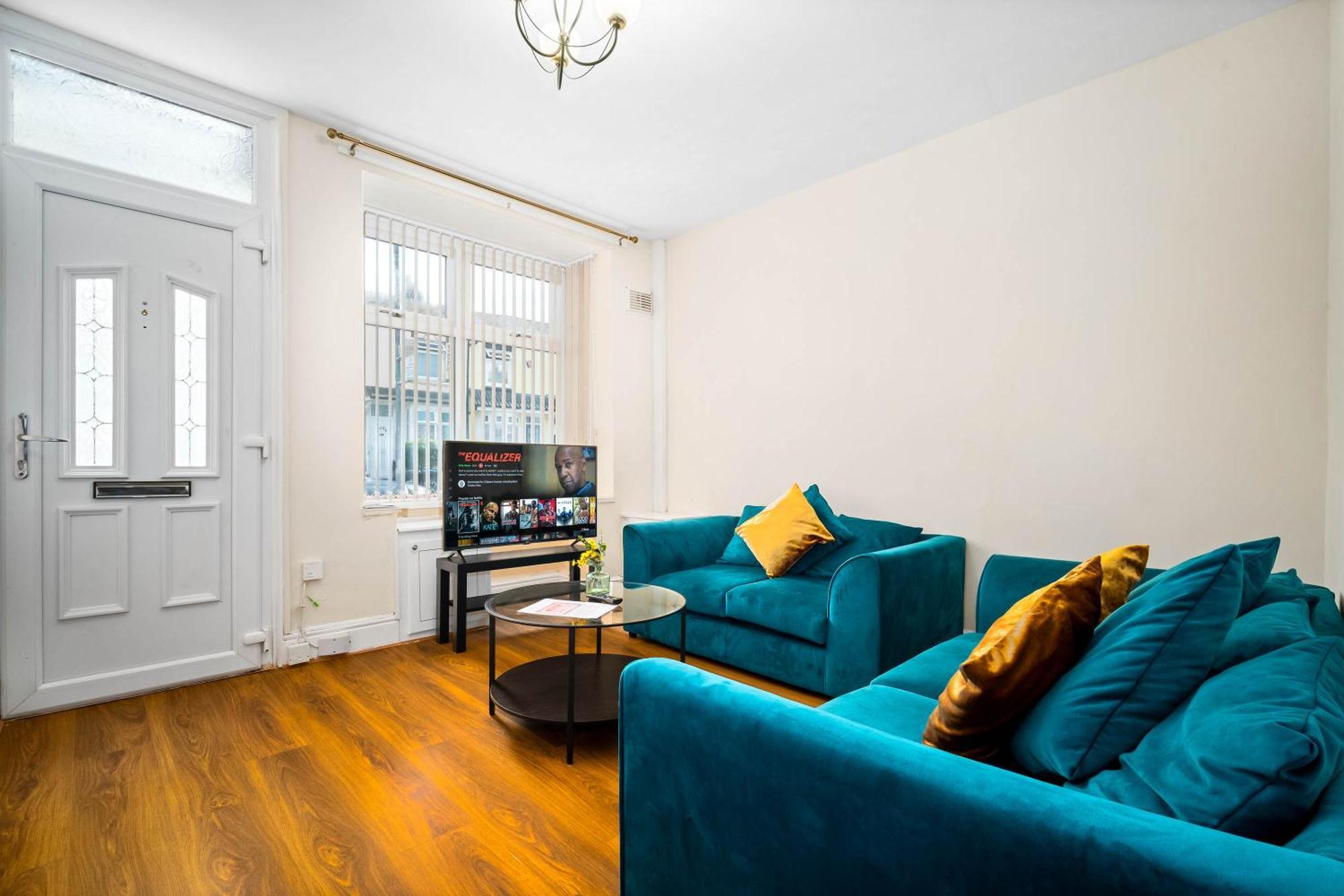 Holiday home 3 Bed House For Contractors & Families And Free Parking *