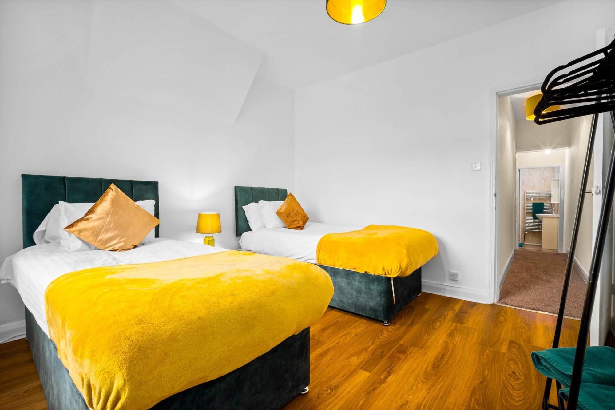 3 Bed House For Contractors & Families And Free Parking Holiday home Birmingham