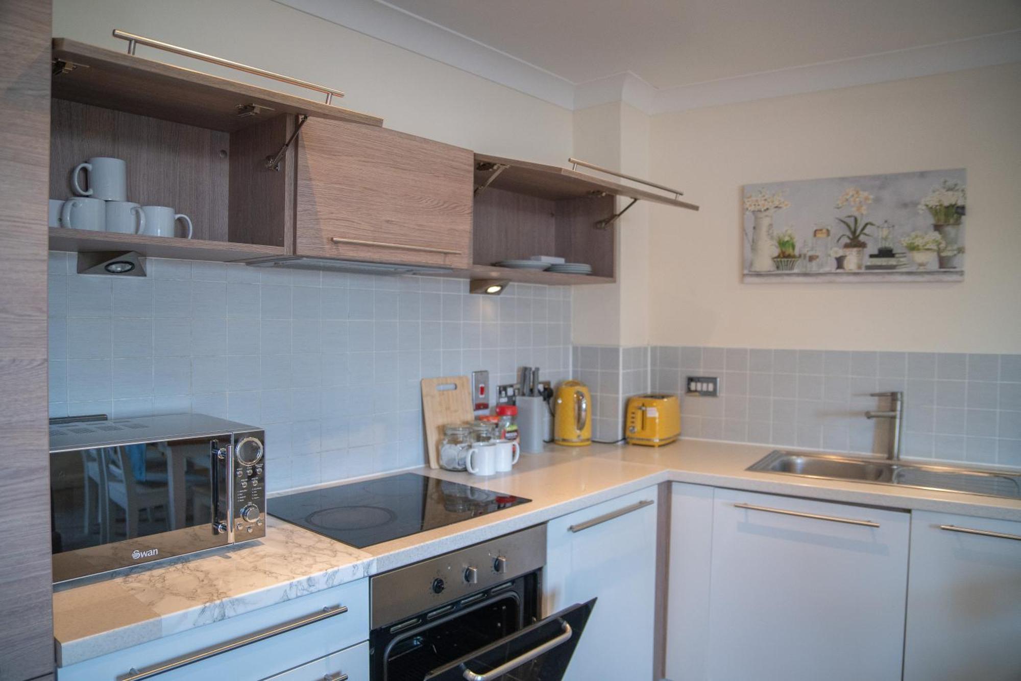 Apartment Steps Away From New Street Station & 2 Beds & 2 Baths Flat At Center Birmingham