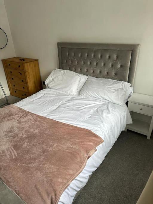 Cozy 4 Bed Semi-detatched Holiday home Birmingham