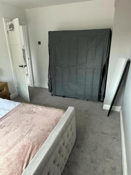 Cozy 4 Bed Semi-detatched *
