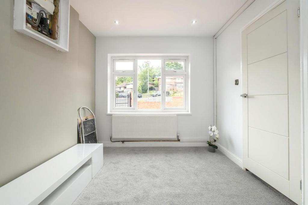 Holiday home Cozy 4 Bed Semi-detatched Birmingham