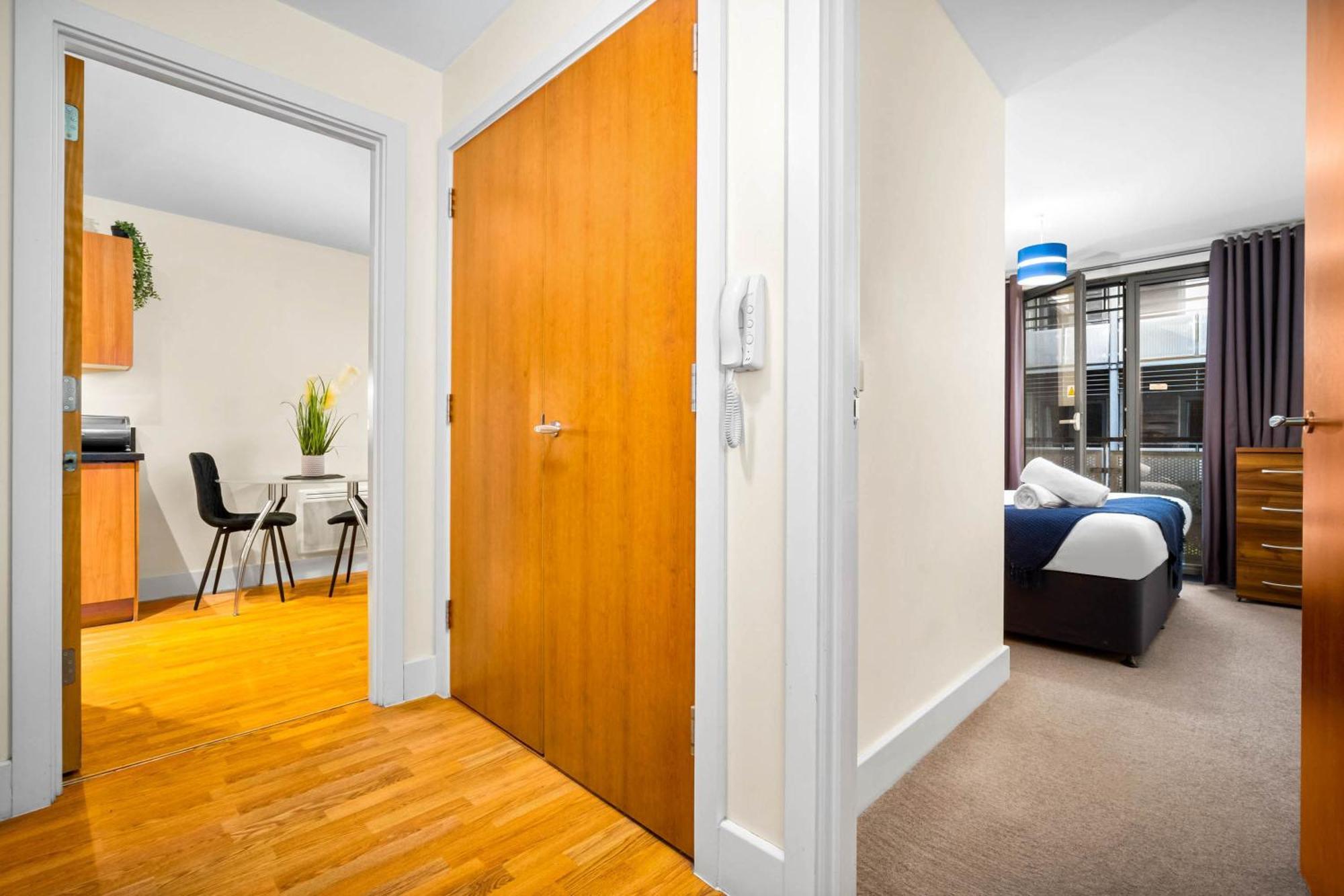 Centre - Chinatown - - Balcony - Secure Parking - Fast Wifi - 39a Birmingham