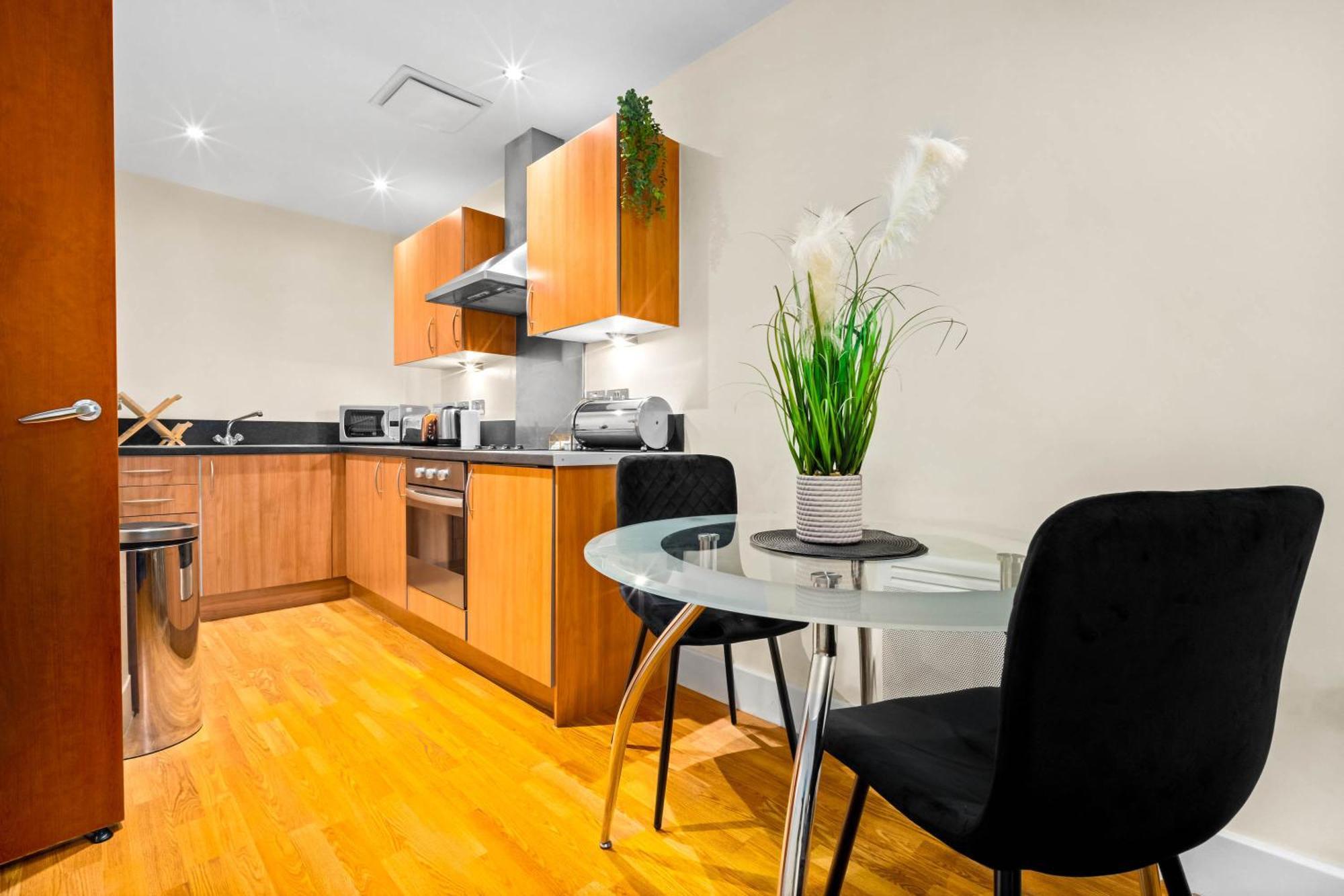 Centre - Chinatown - - Balcony - Secure Parking - Fast Wifi - 39a Apartment *