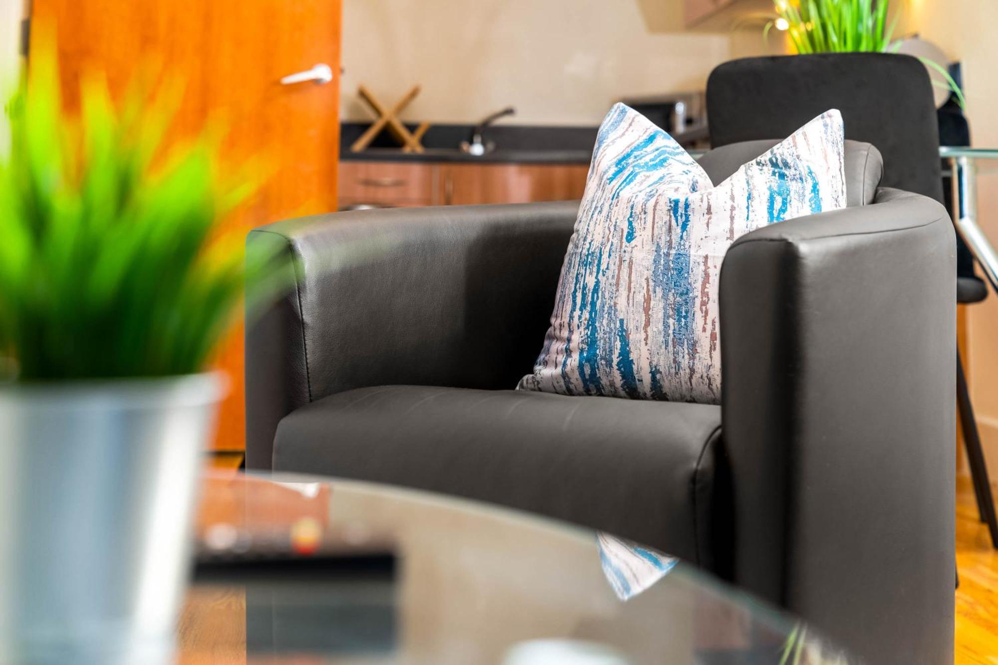 Apartment Centre - Chinatown - - Balcony - Secure Parking - Fast Wifi - 39a *