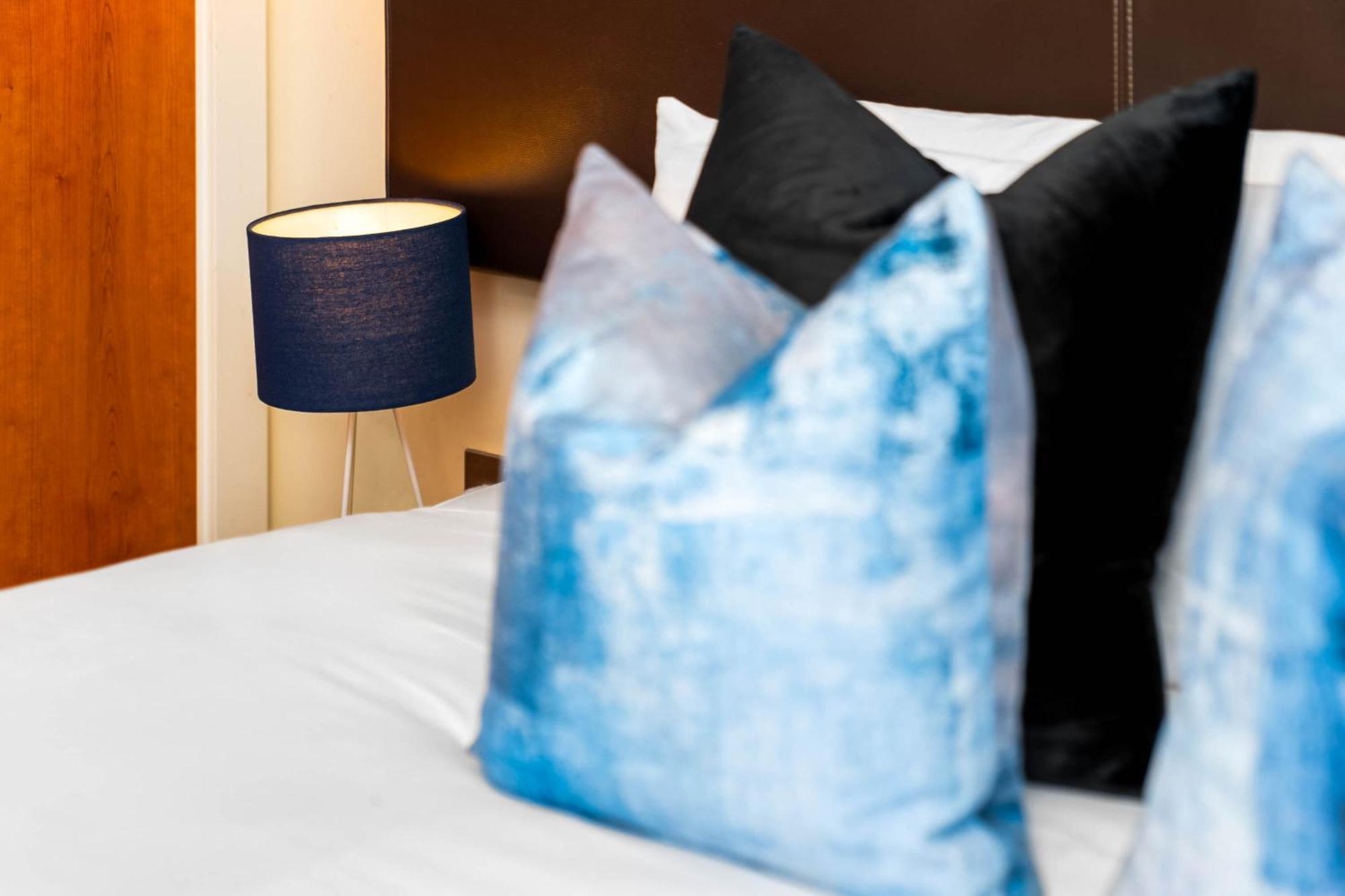 Centre - Chinatown - - Balcony - Secure Parking - Fast Wifi - 39a