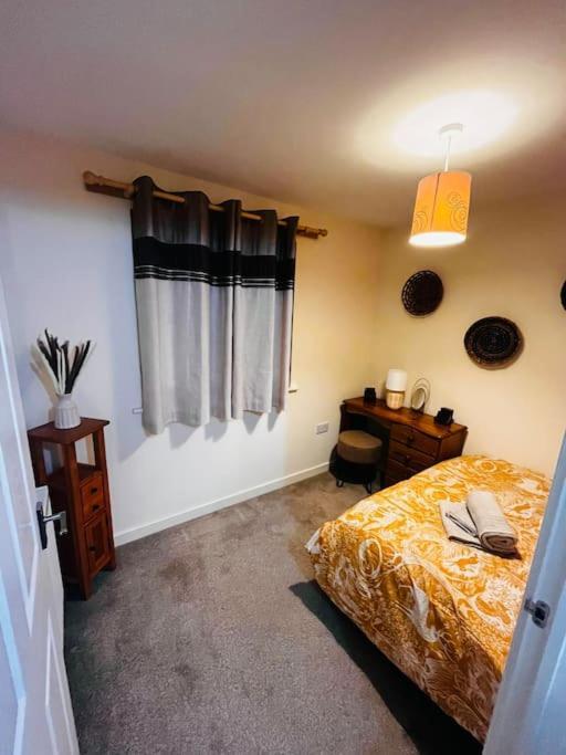 2bdroom Center House Perfect For Contractors *