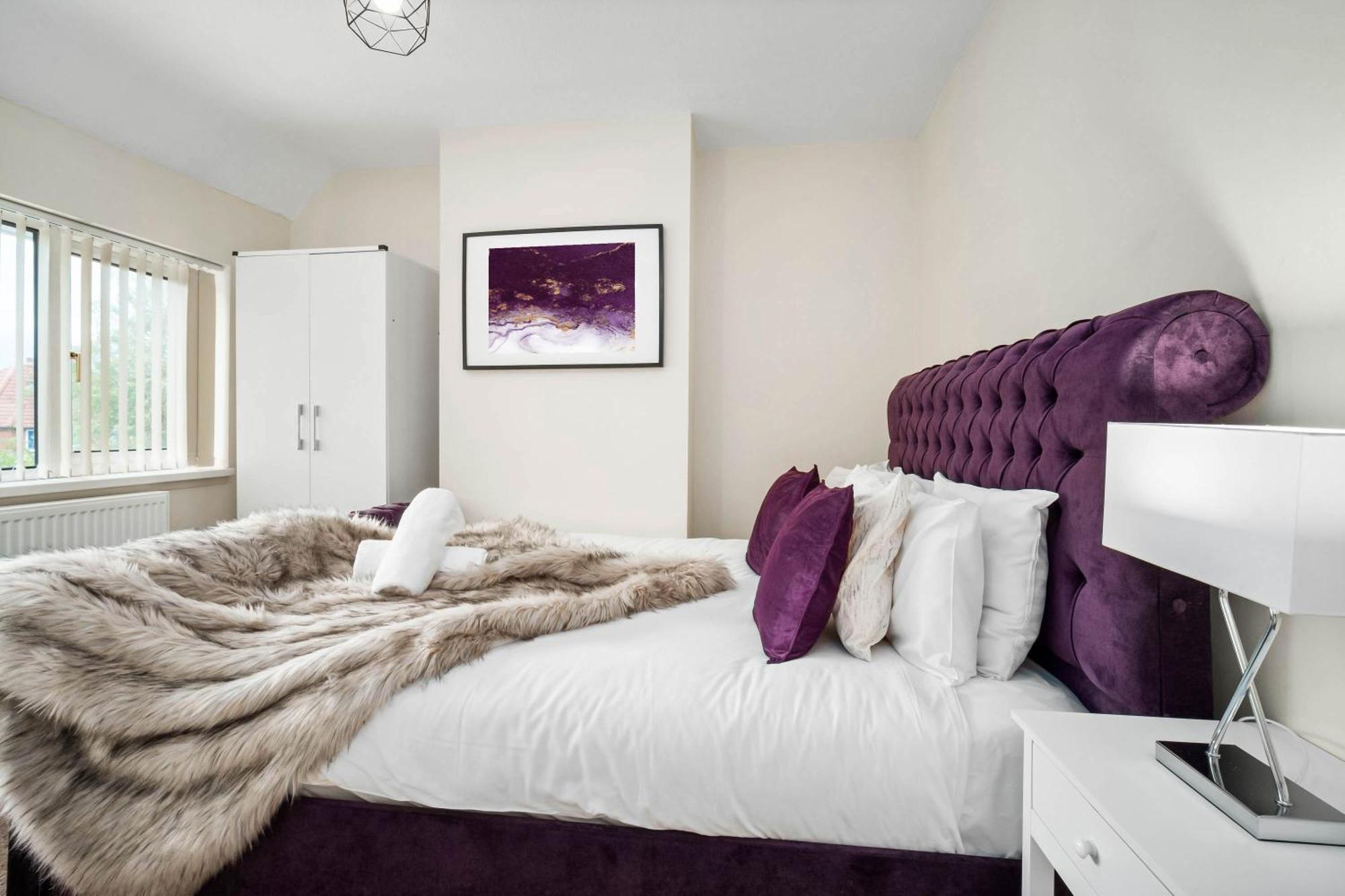 Holiday home Luxury 3 Bedroom House - Parking - Garden - Pool & Tennis Table - Rated - 782s Birmingham
