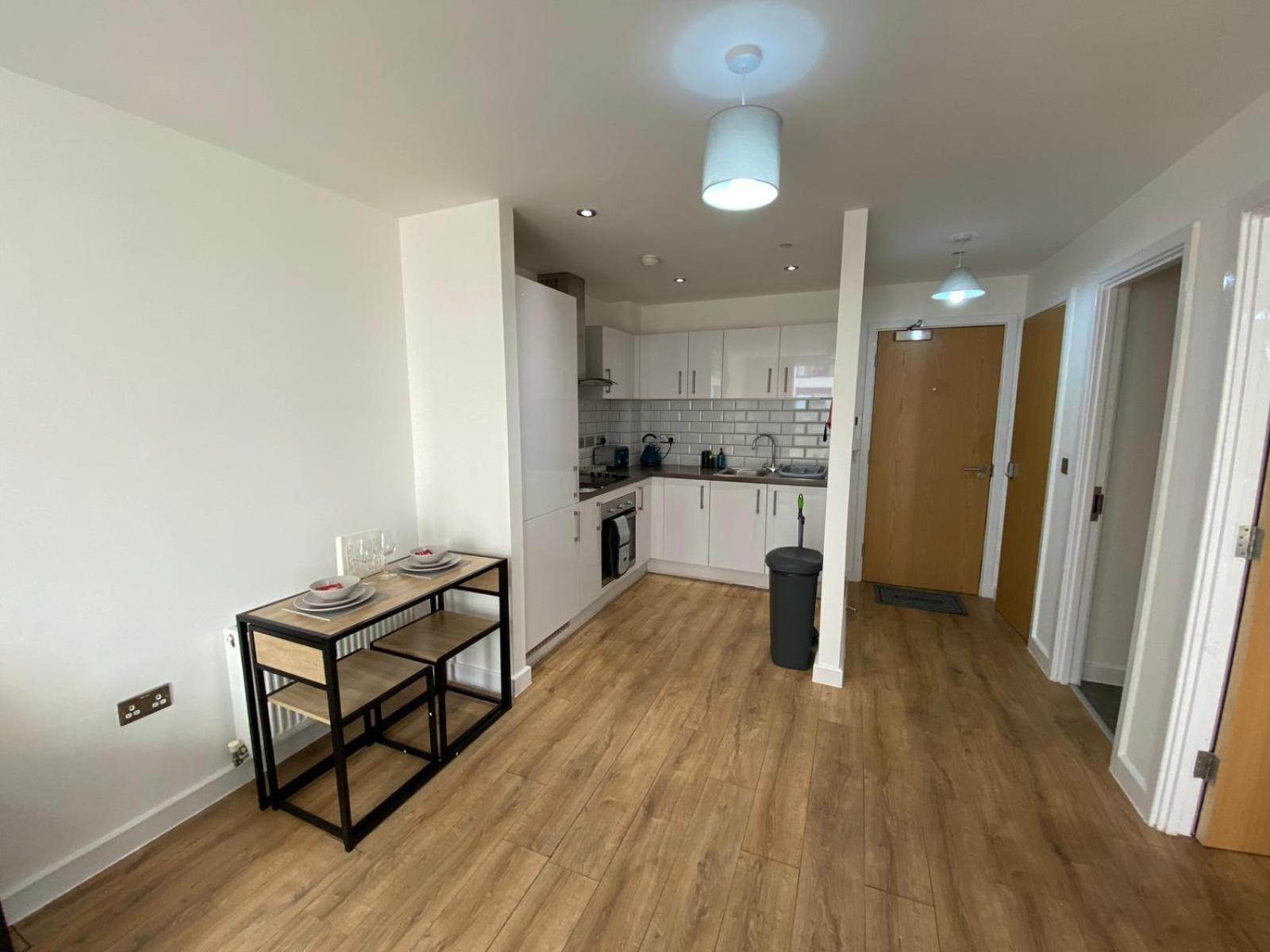 Apartment Deluxe - Fast Wifi- Utilitia Arena - Icc - Sea Life Centre *