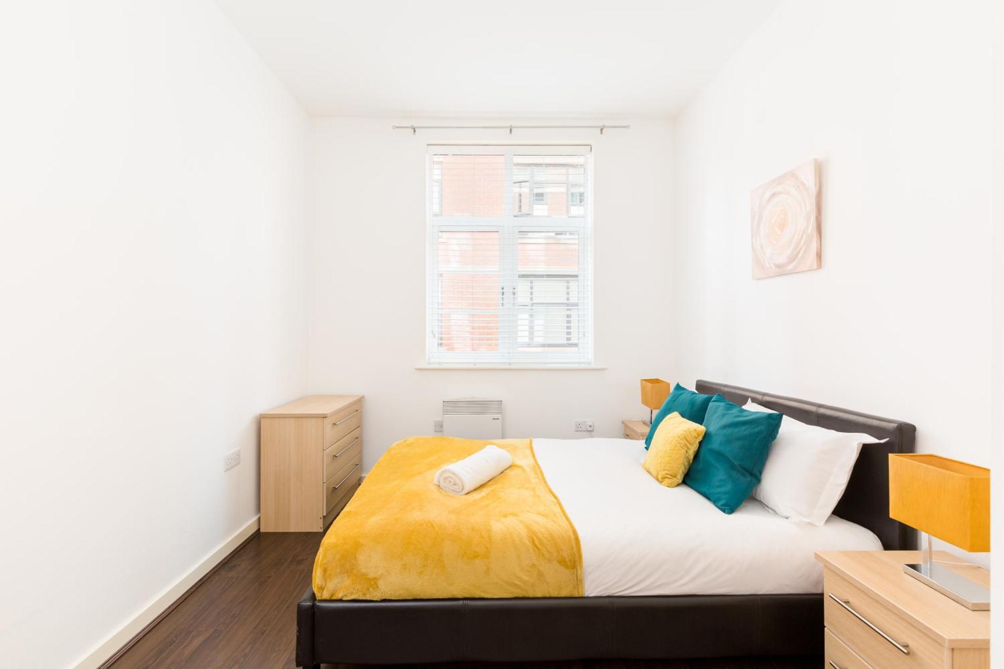 24-7 Secured City Centre Apartments With Free Underground Parking And Wifi *