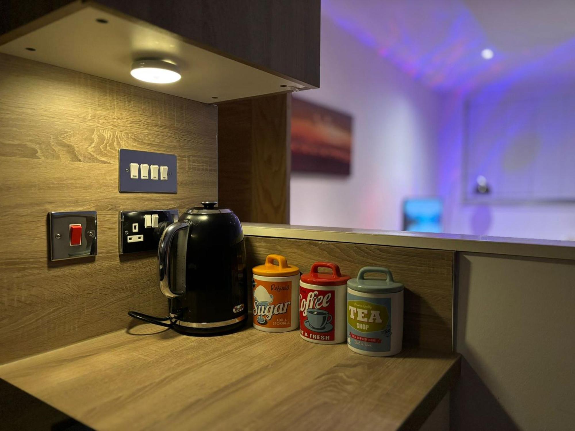 24-7 Secured City Centre Apartments With Free Underground Parking And Wifi