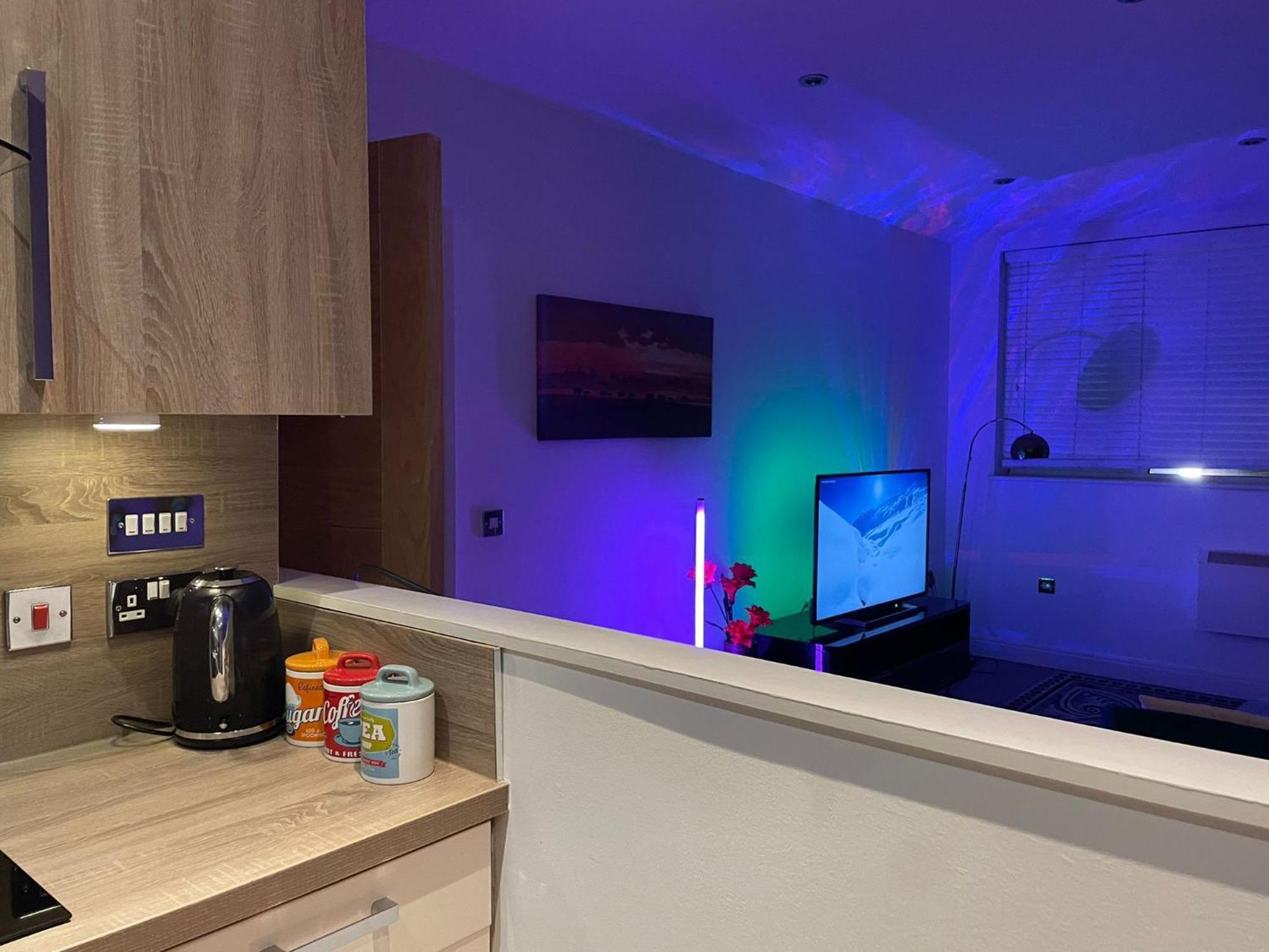 24-7 Secured City Centre Apartments With Free Underground Parking And Wifi * Birmingham