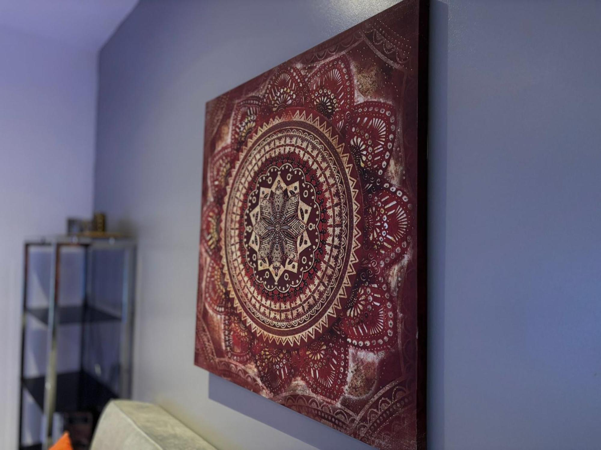 24-7 Secured City Centre Apartments With Free Underground Parking And Wifi