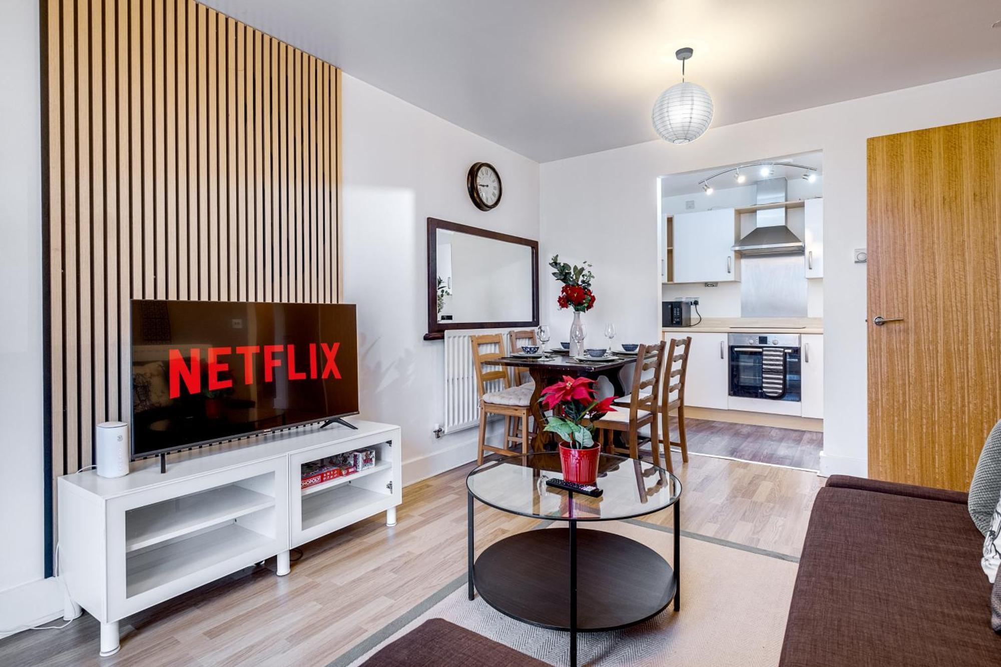 Asian - View - Balcony - Nexflix *