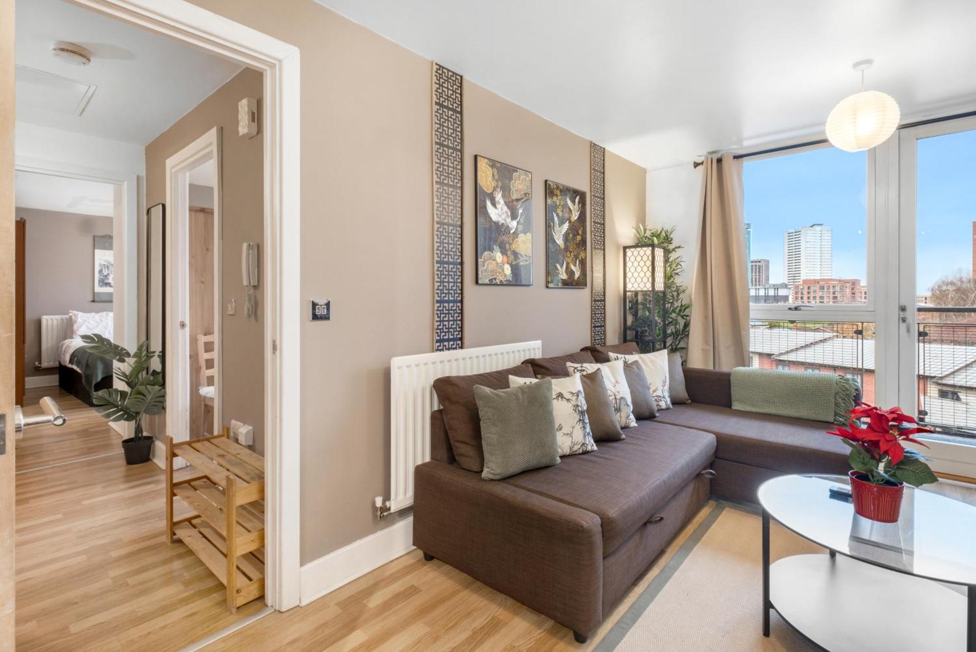 Asian - View - Balcony - Nexflix Apartment Birmingham