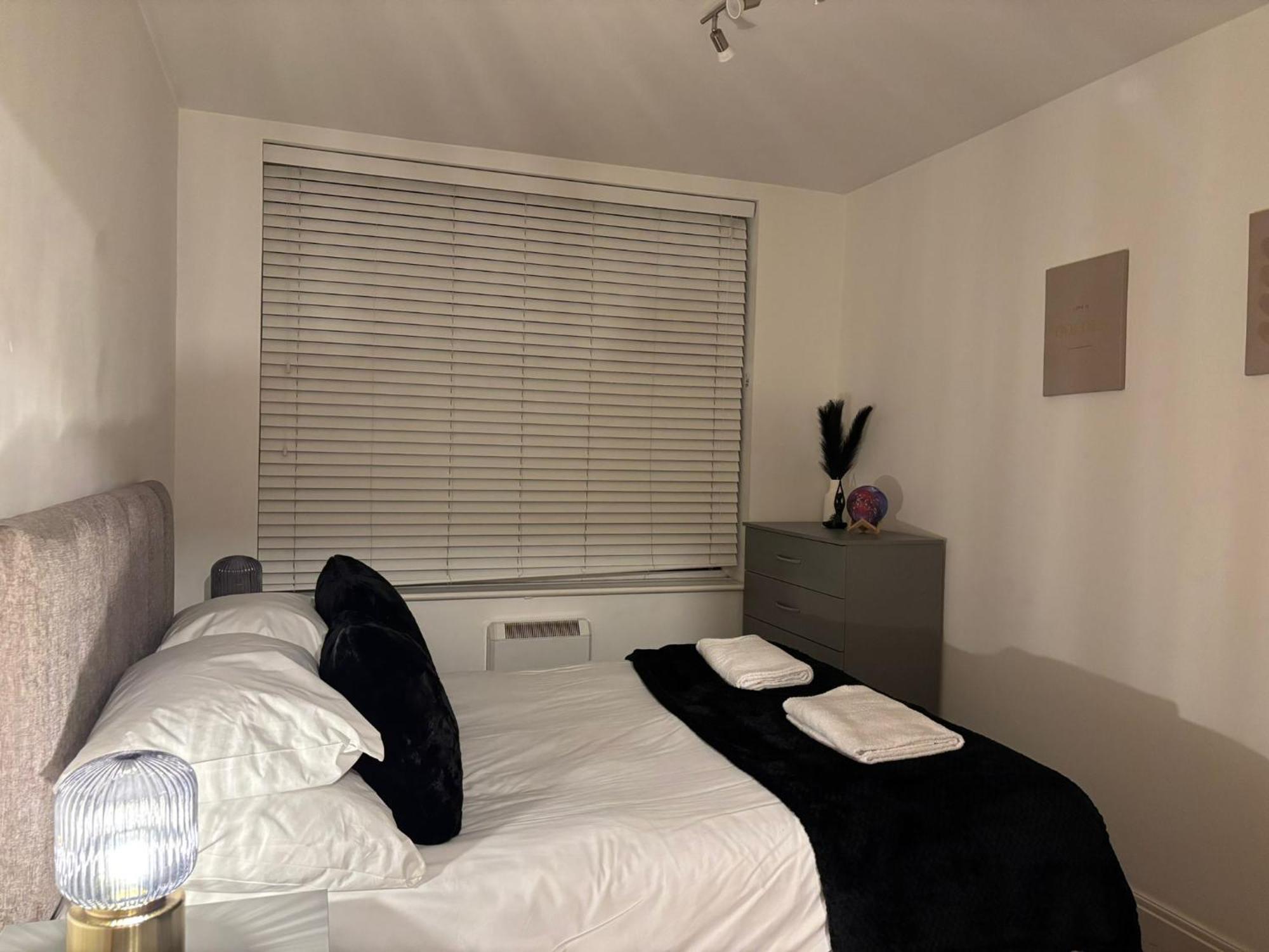 24-7 Secured City Centre Apartments With Free Underground Parking And Wifi * Birmingham