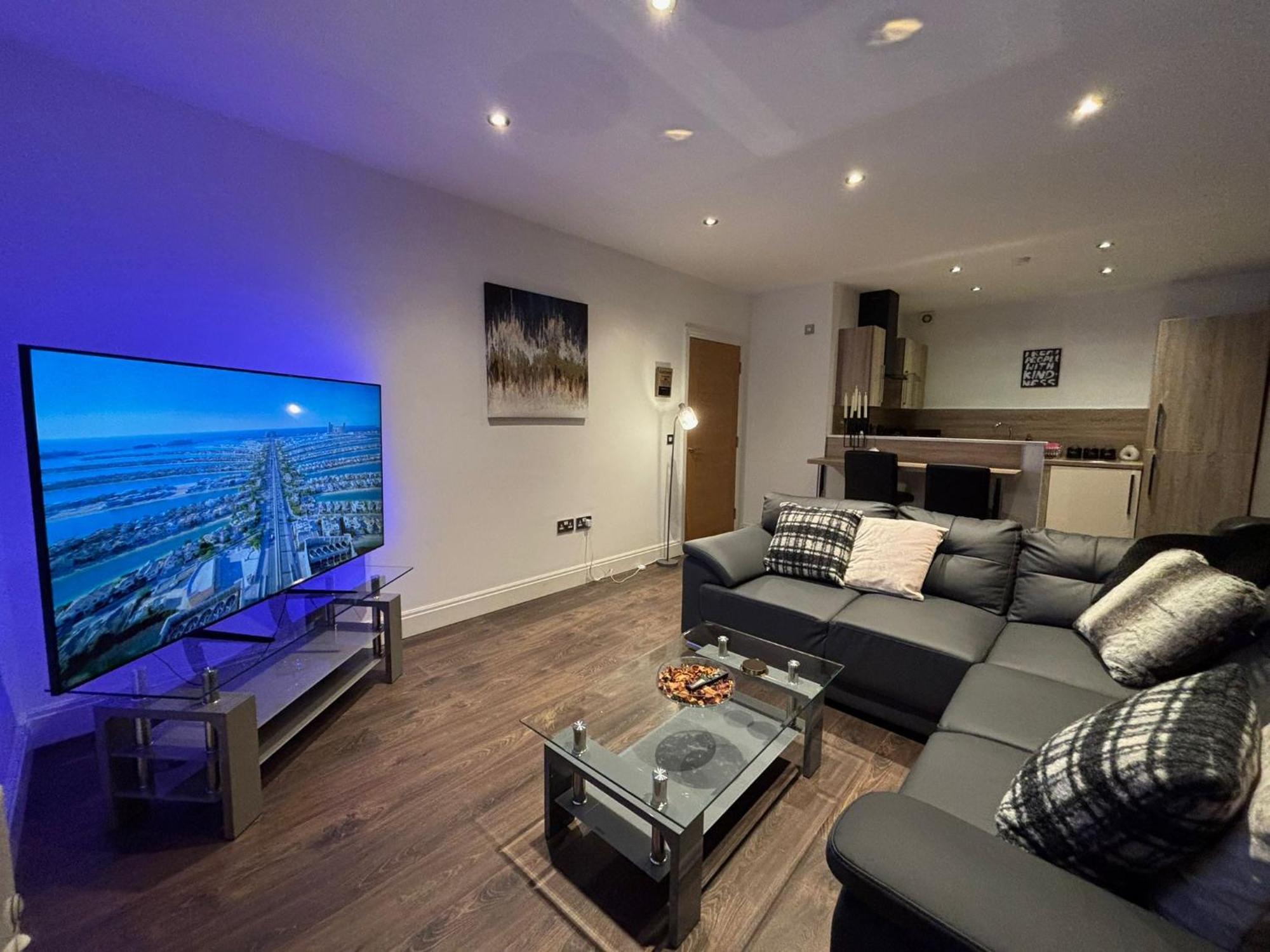 24-7 Secured City Centre Apartments With Free Underground Parking And Wifi Apartment Birmingham
