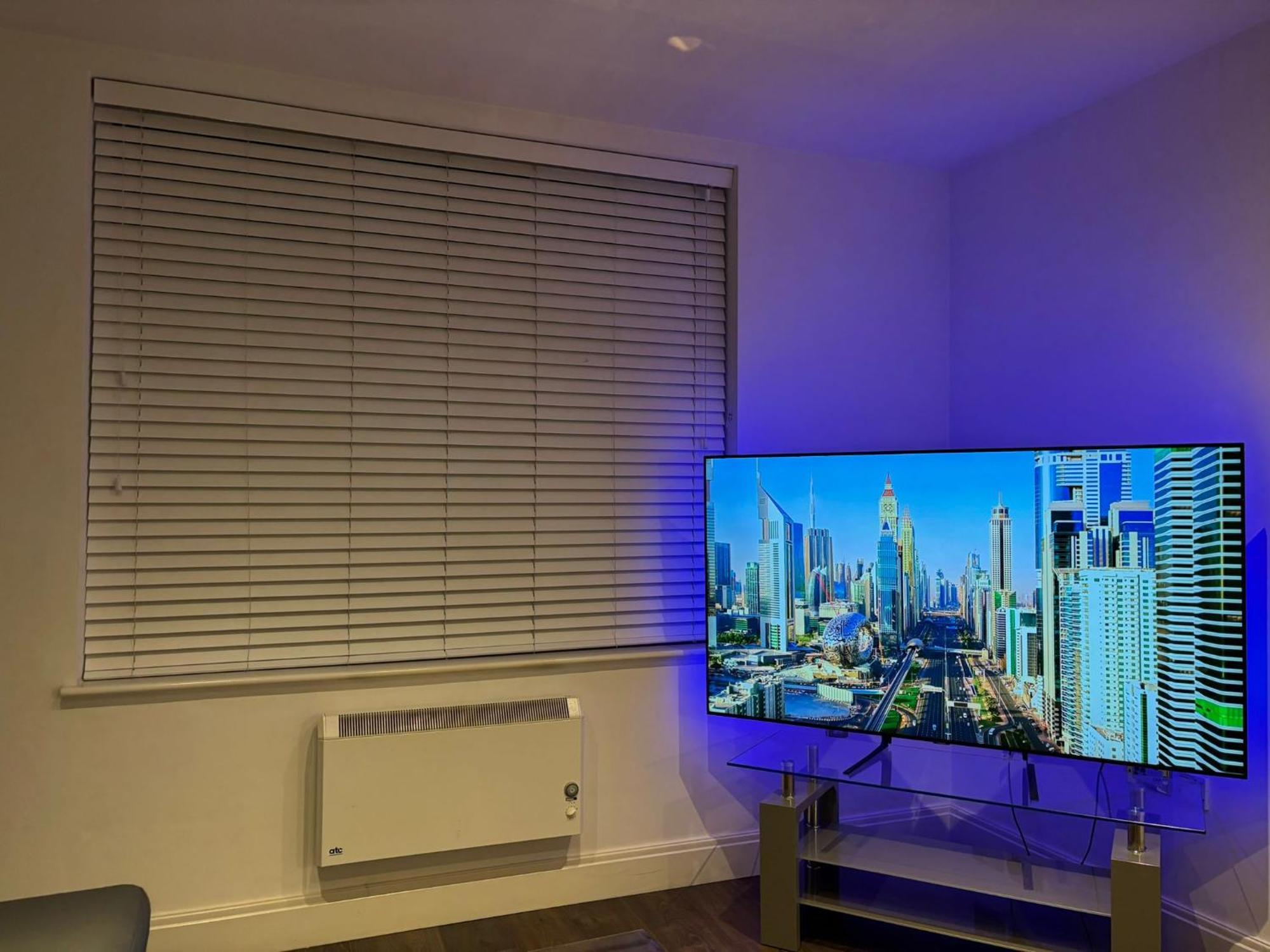 24-7 Secured City Centre Apartments With Free Underground Parking And Wifi Apartment