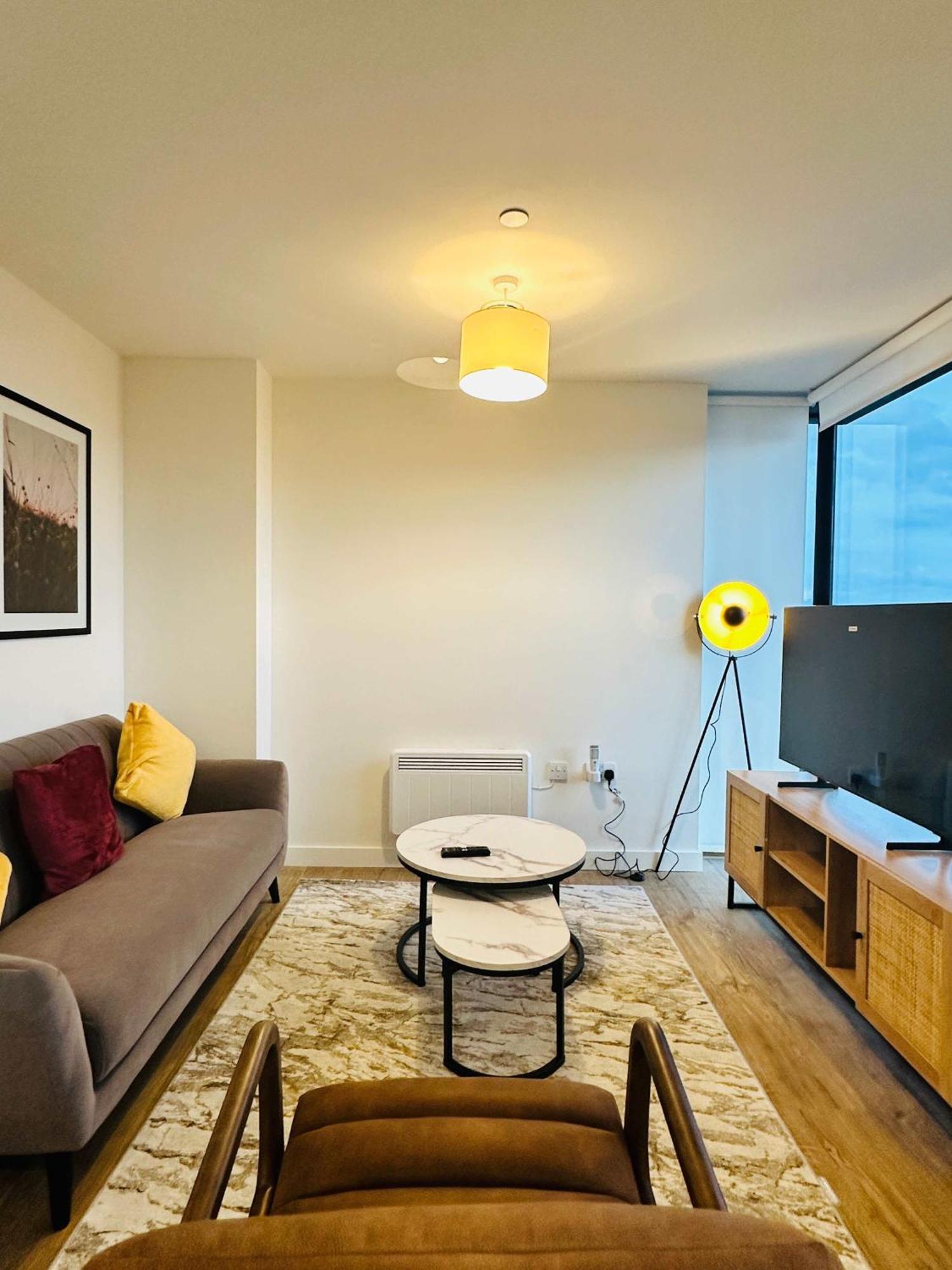 Fabulous 2 Bed Flat In W Views Apartment Birmingham