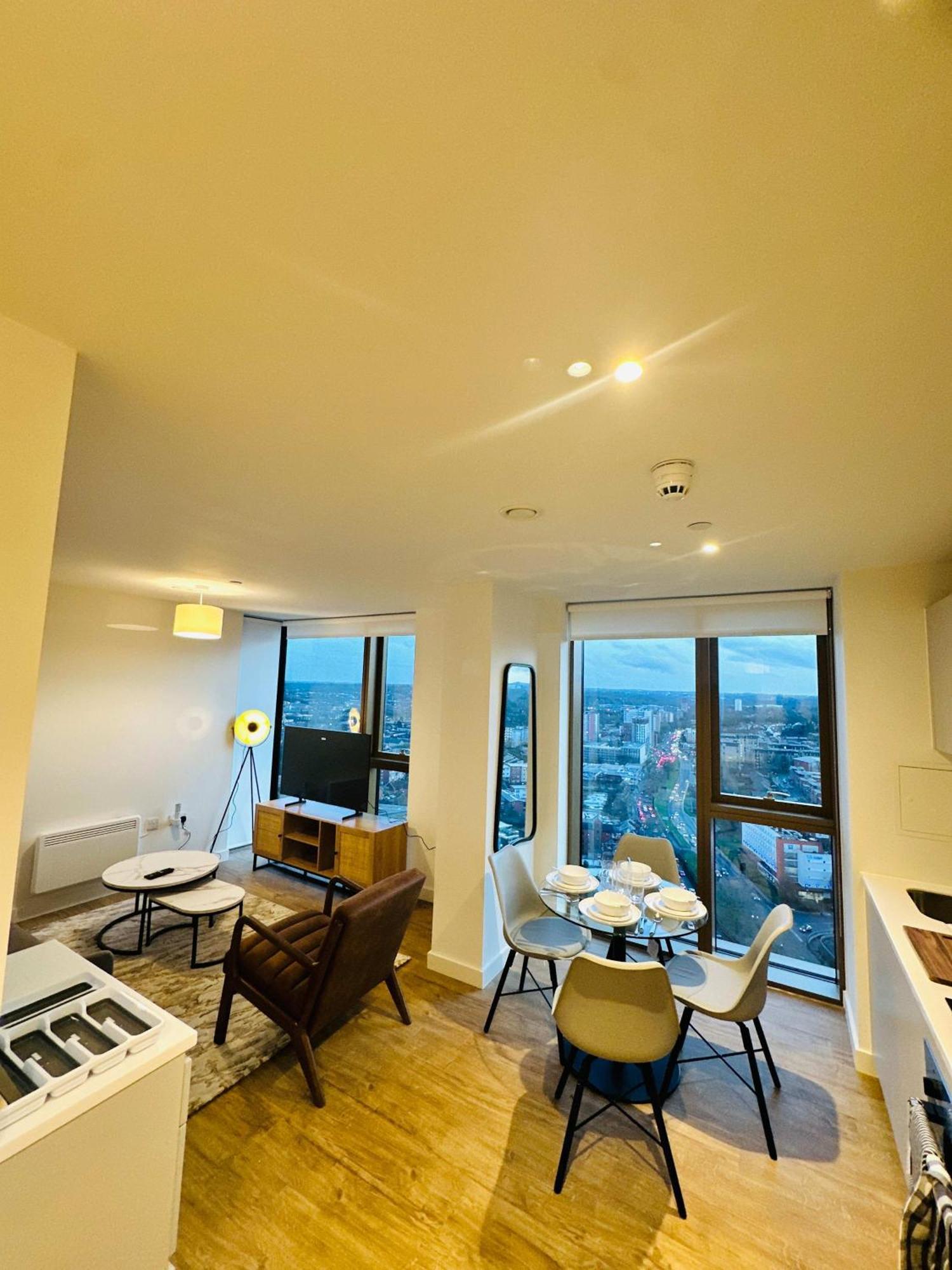 Fabulous 2 Bed Flat In W Views * Birmingham
