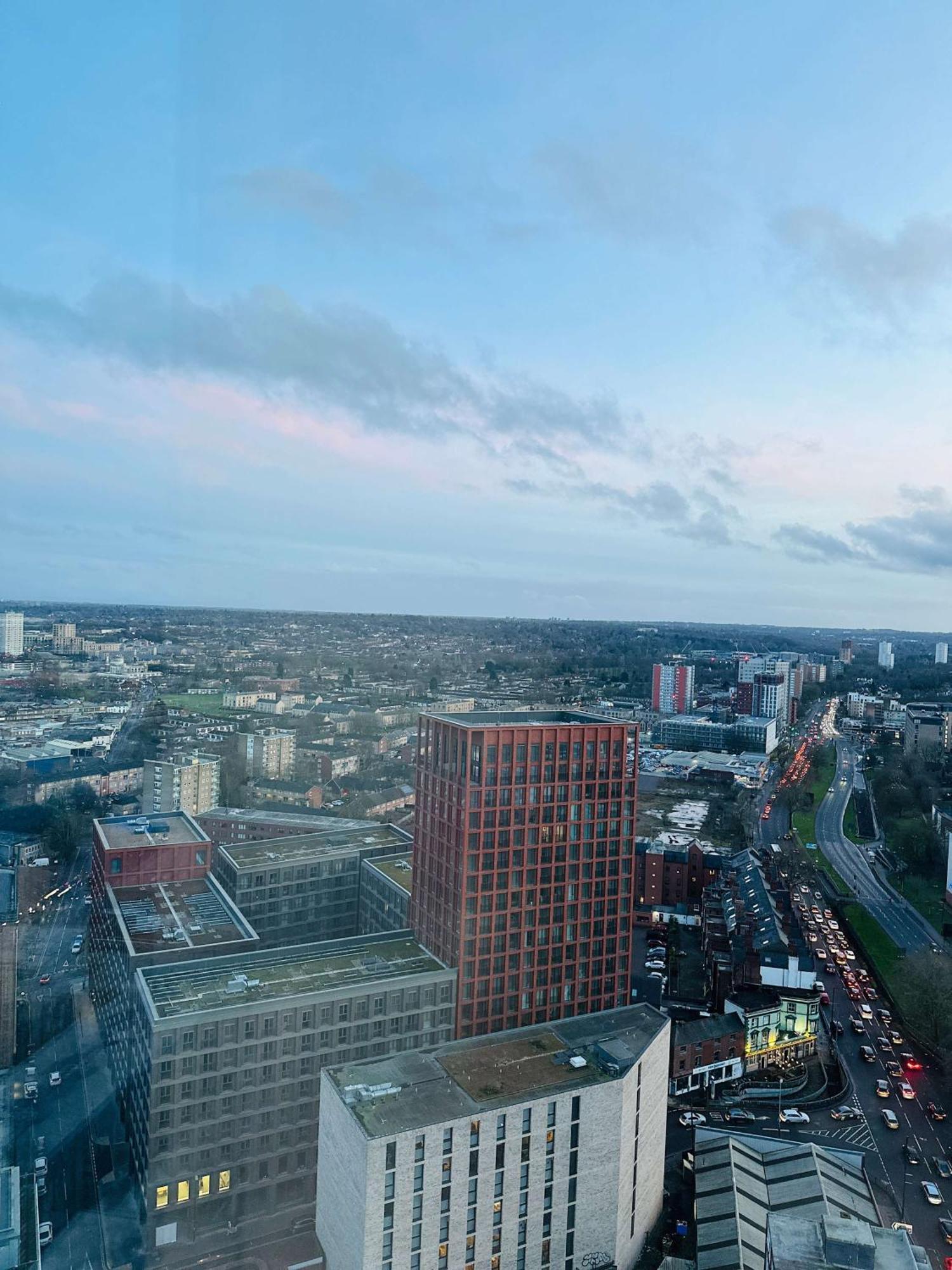 Apartment Fabulous 2 Bed Flat In W Views