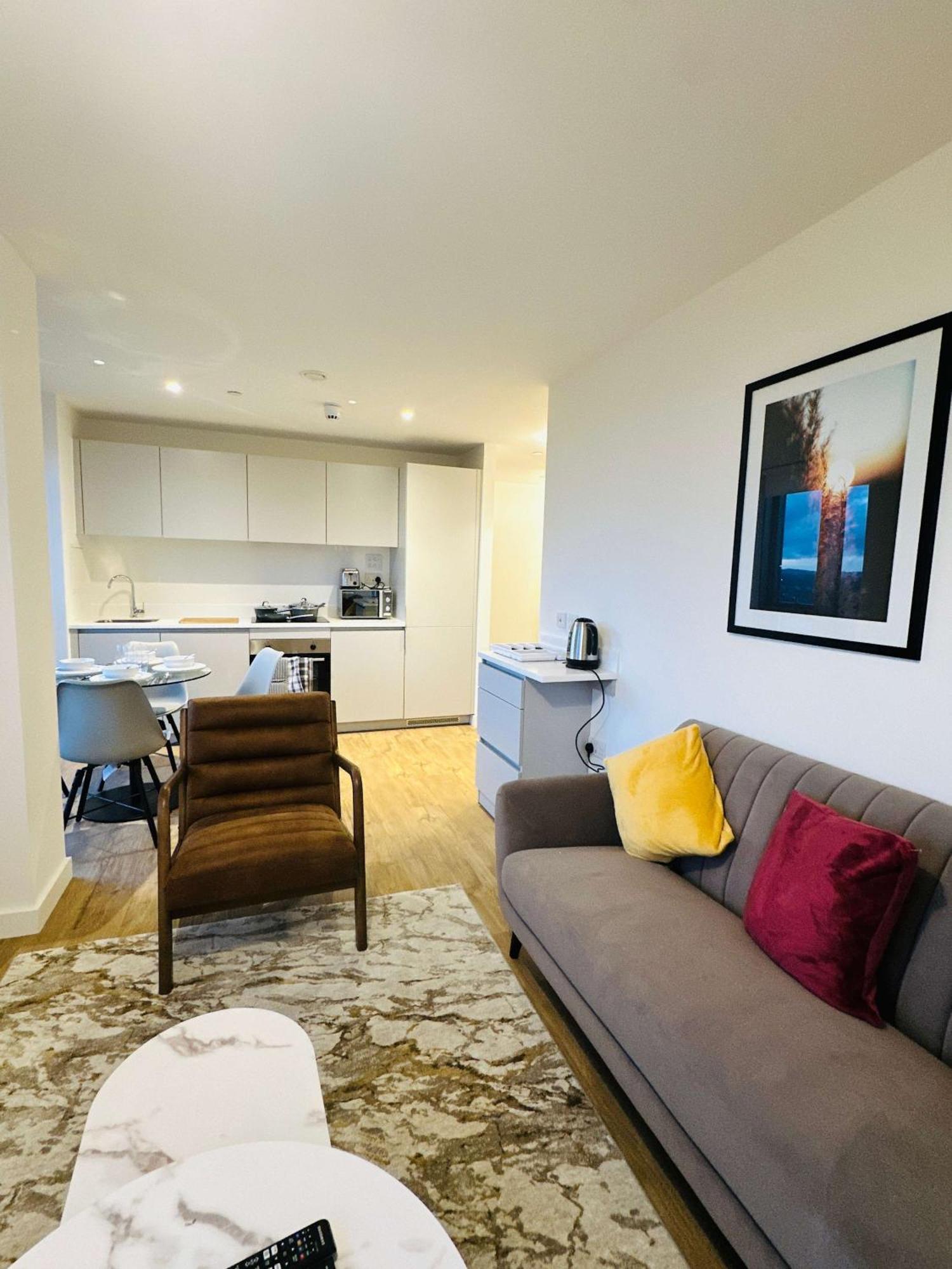 Apartment Fabulous 2 Bed Flat In W Views