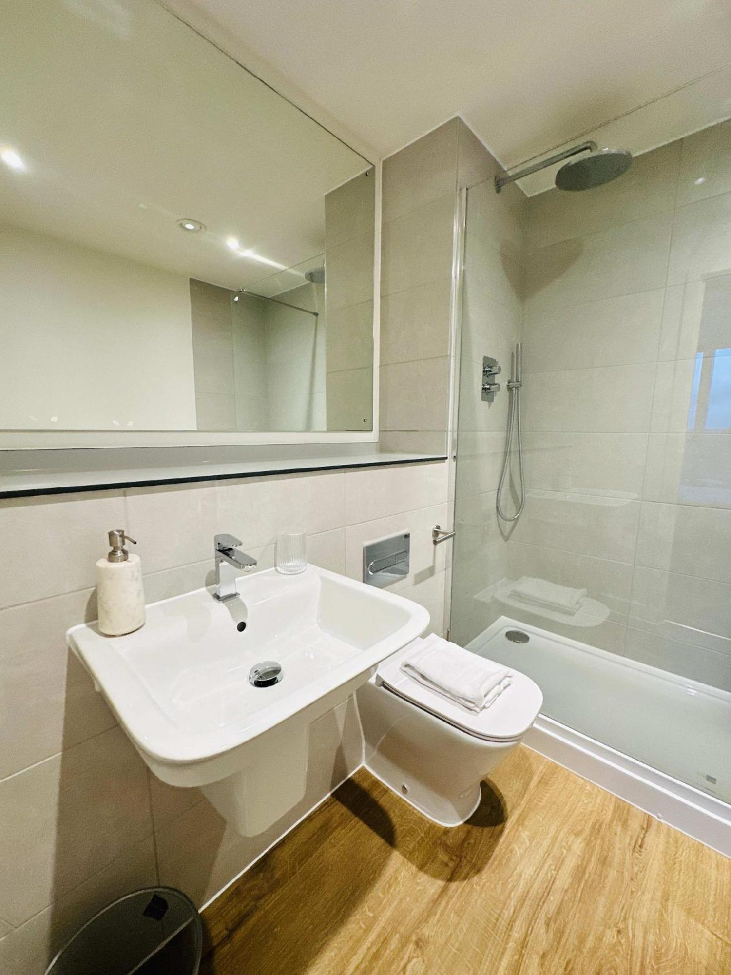 Fabulous 2 Bed Flat In W Views Apartment Birmingham