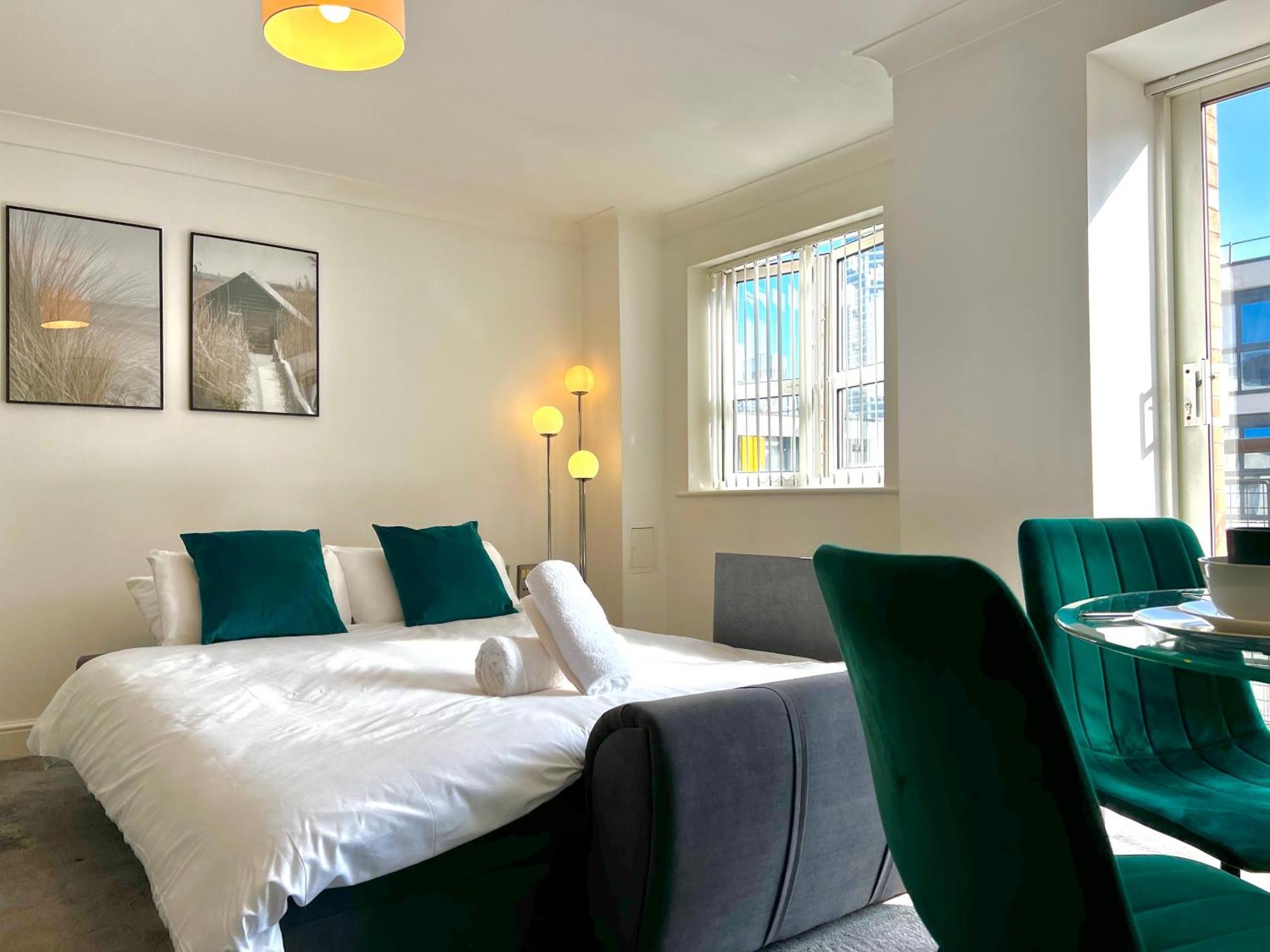 City Centre Escape - Stylish And Serene 1Br Apartment
