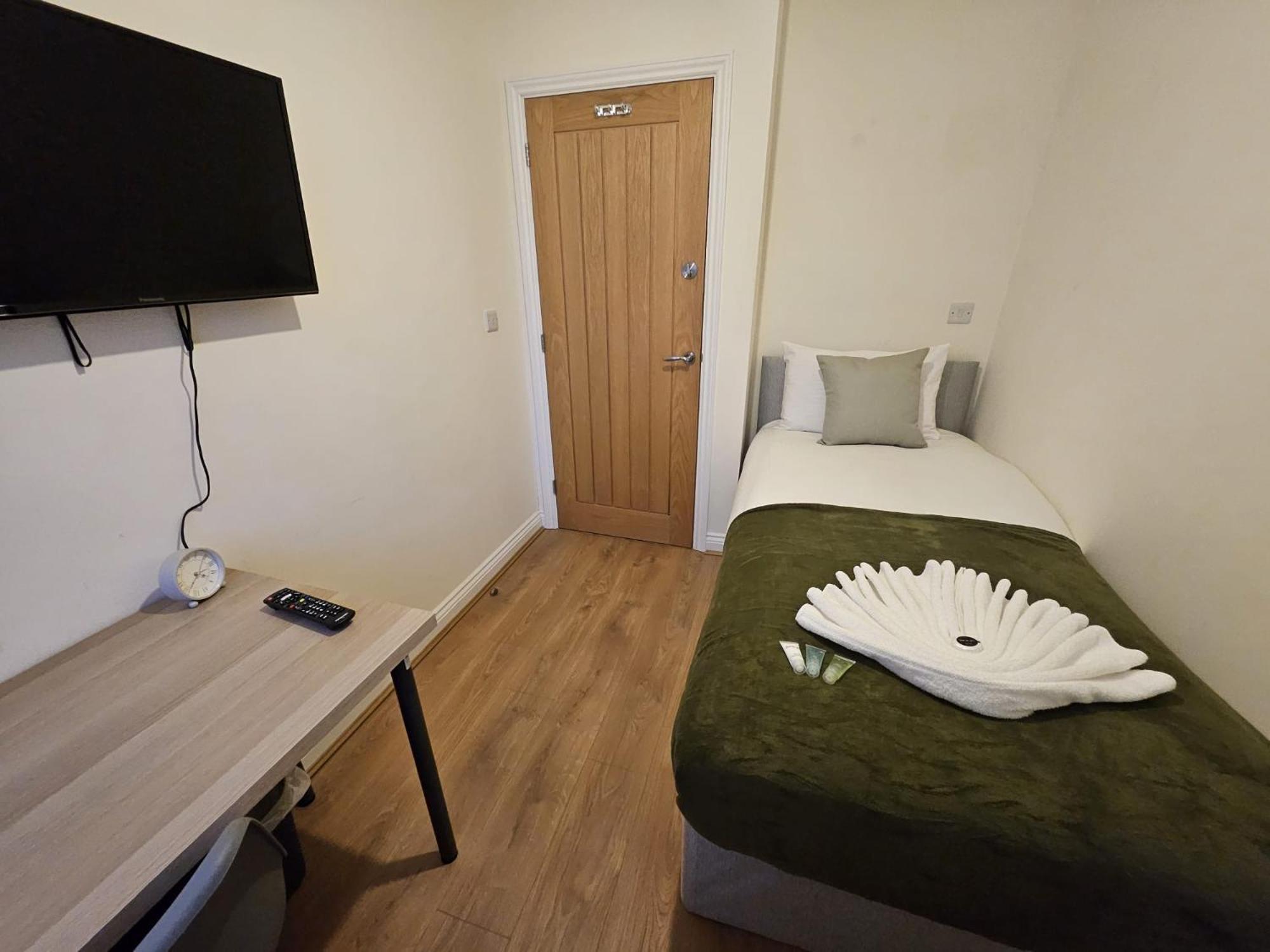The - Near Nec-bhax Guest house Birmingham