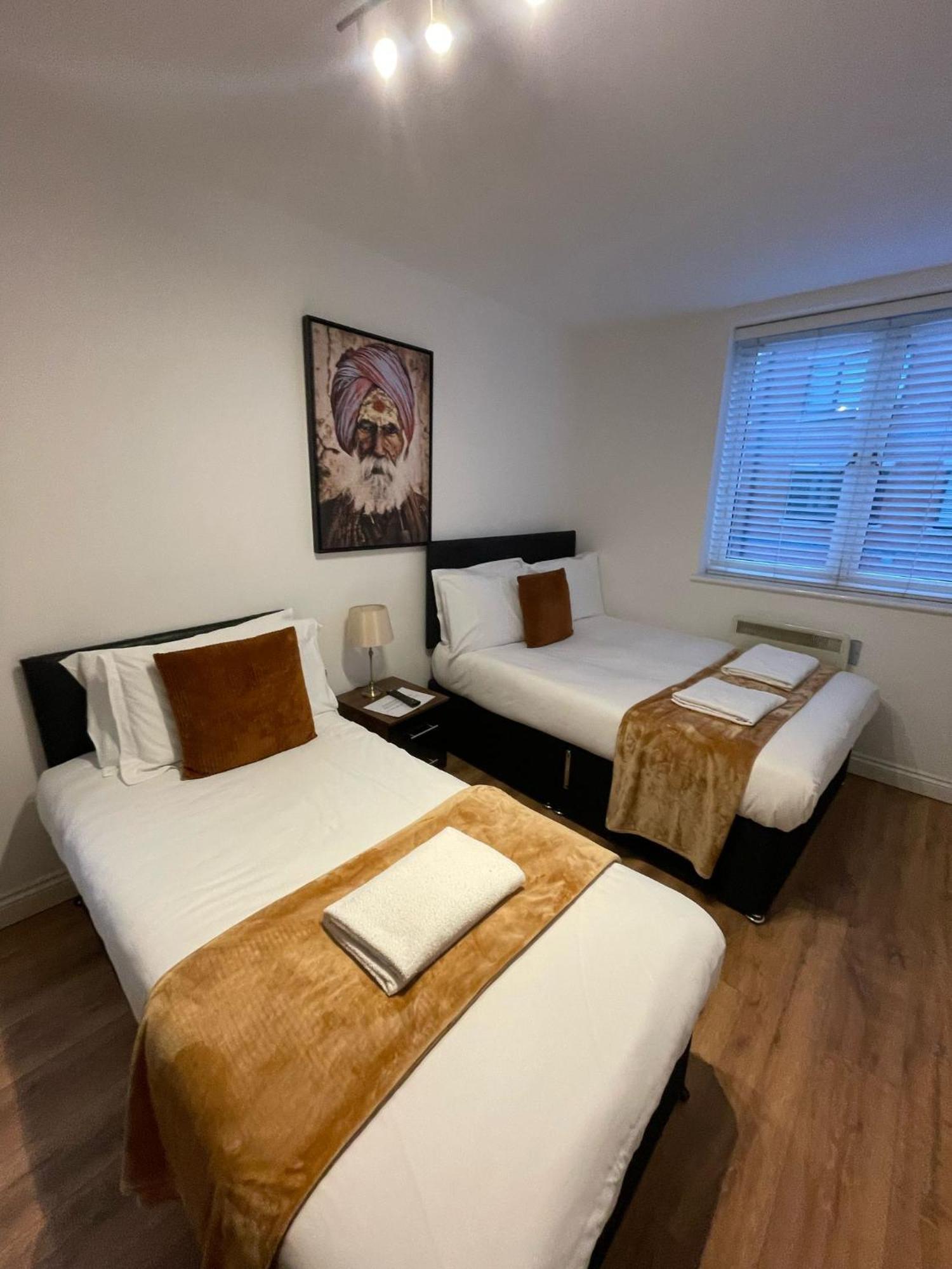 24-7 Secured City Centre Apartments With Free Underground Parking And Wifi Apartment *
