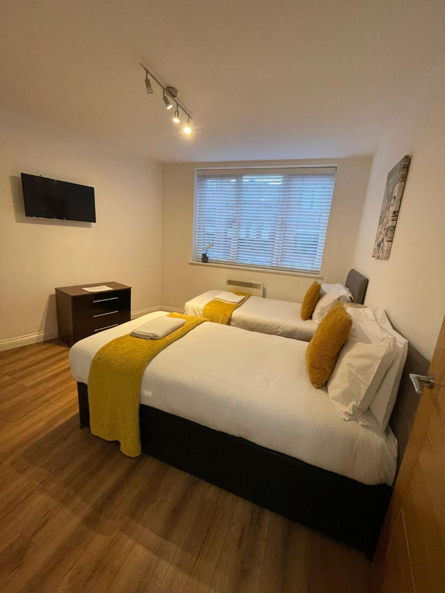 24-7 Secured City Centre Apartments With Free Underground Parking And Wifi