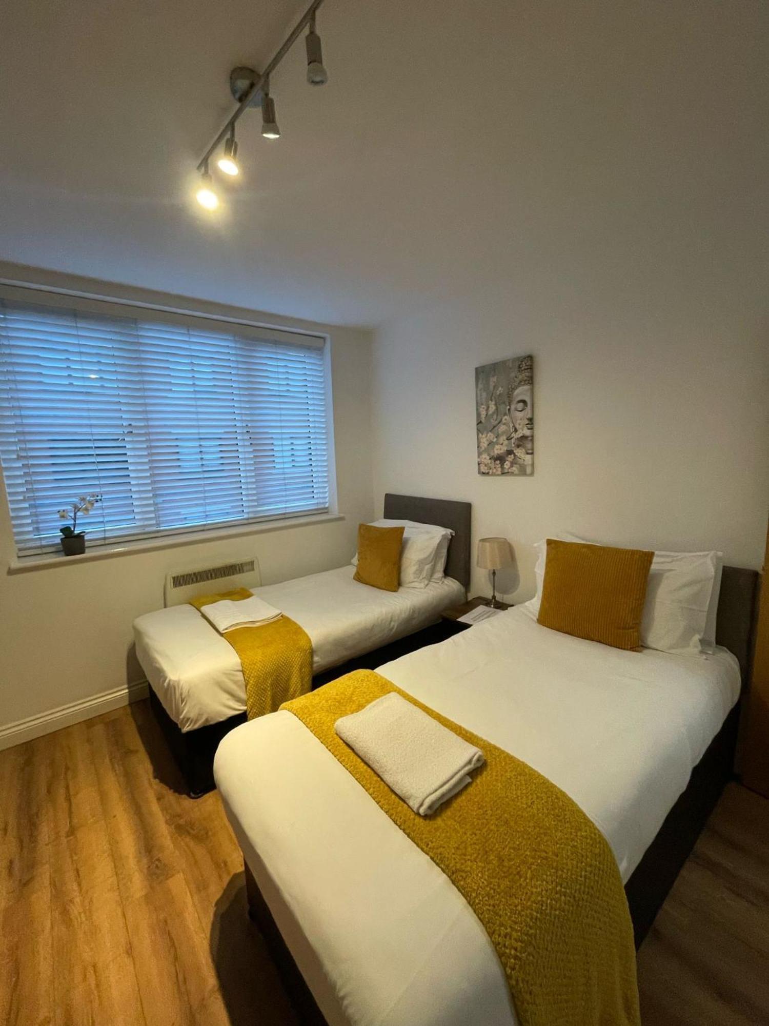 24-7 Secured City Centre Apartments With Free Underground Parking And Wifi Apartment