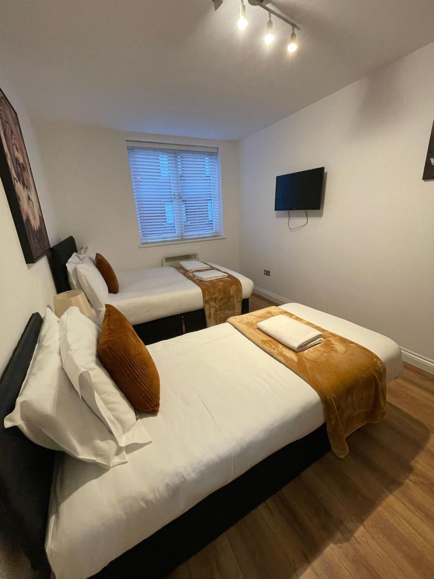 24-7 Secured City Centre Apartments With Free Underground Parking And Wifi Apartment