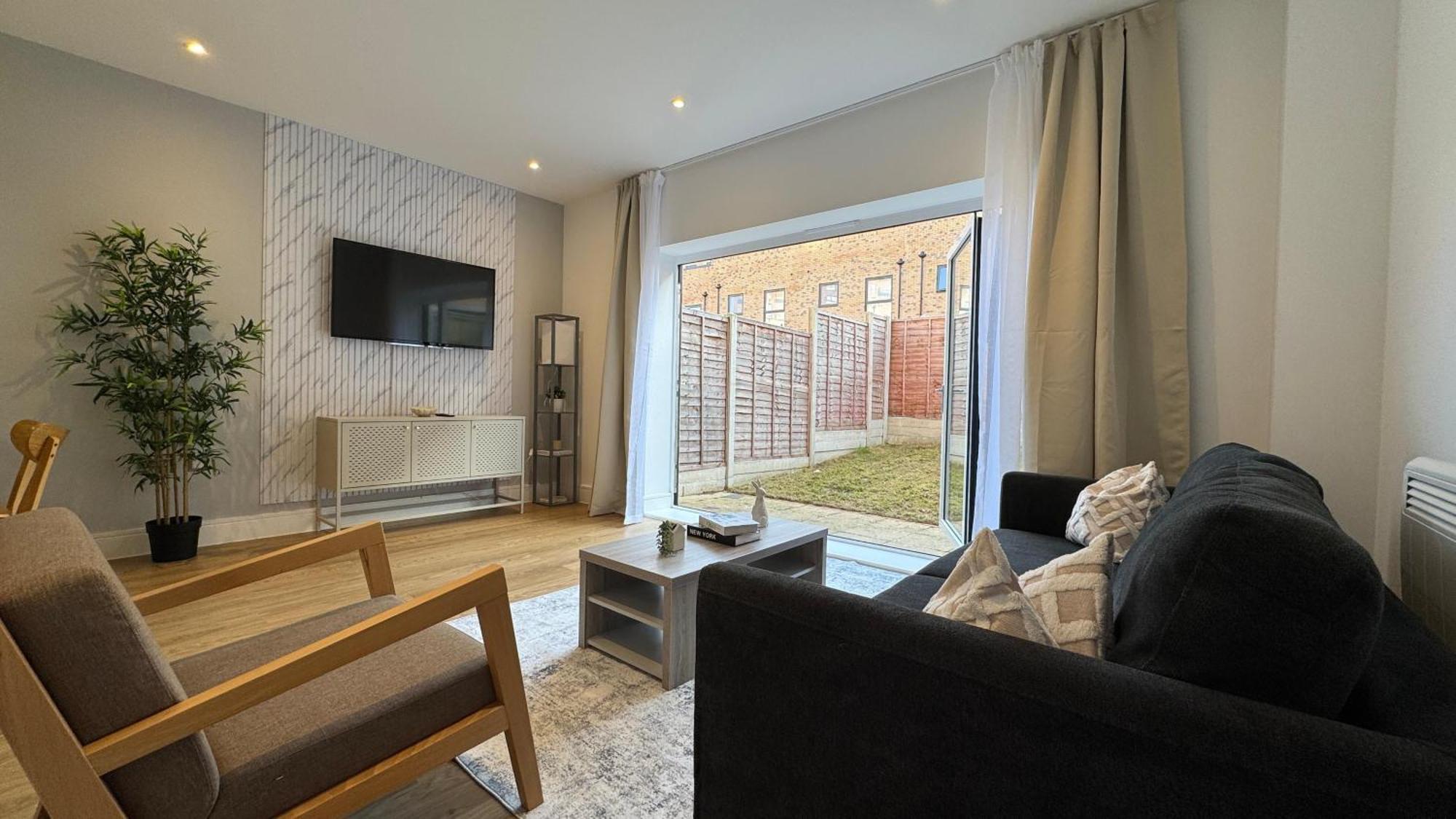 Holiday home Luxury Four Bedroom Townhouse - Netflix - Garden - Balconies 17sl Birmingham
