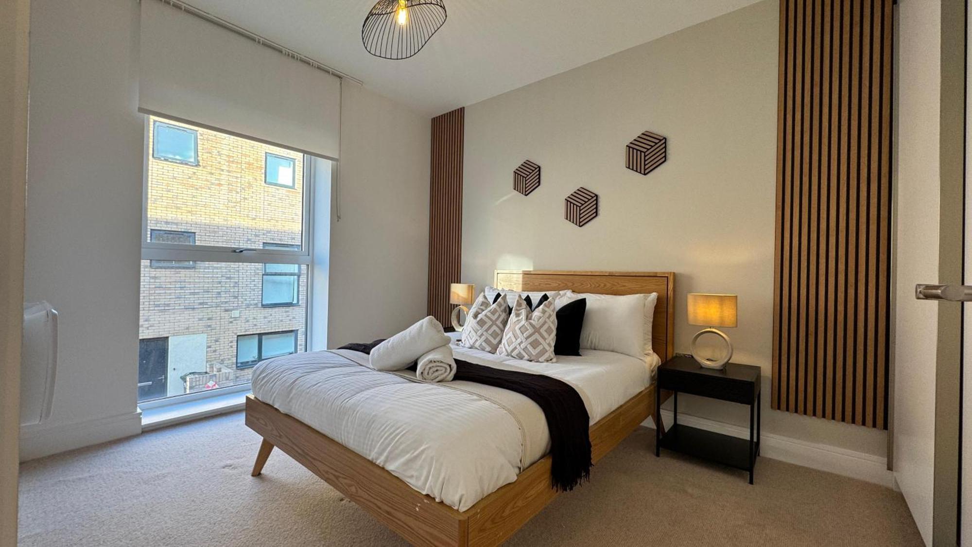 Luxury Four Bedroom Townhouse - Netflix - Garden - Balconies 17sl Holiday home Birmingham
