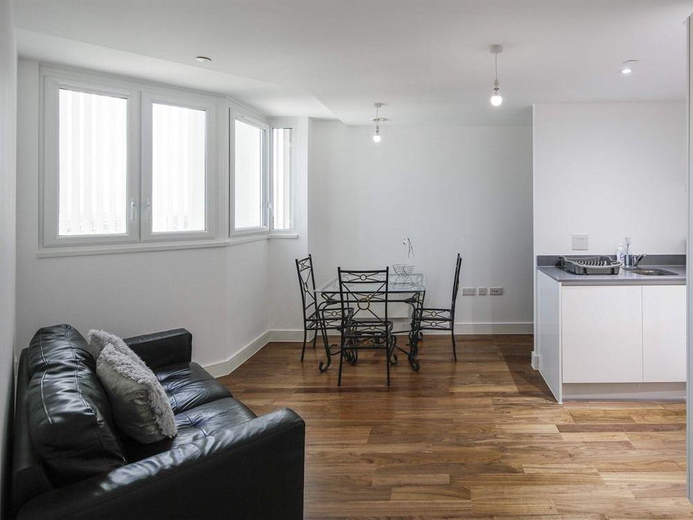 Serviced Apartment *
