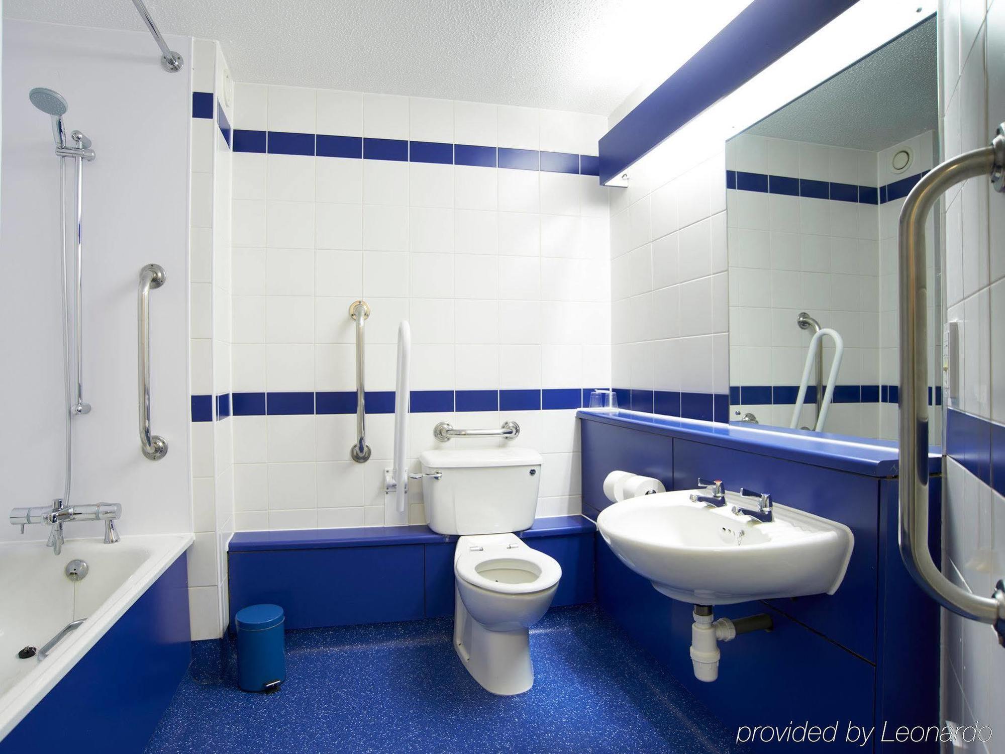 Travelodge 3*