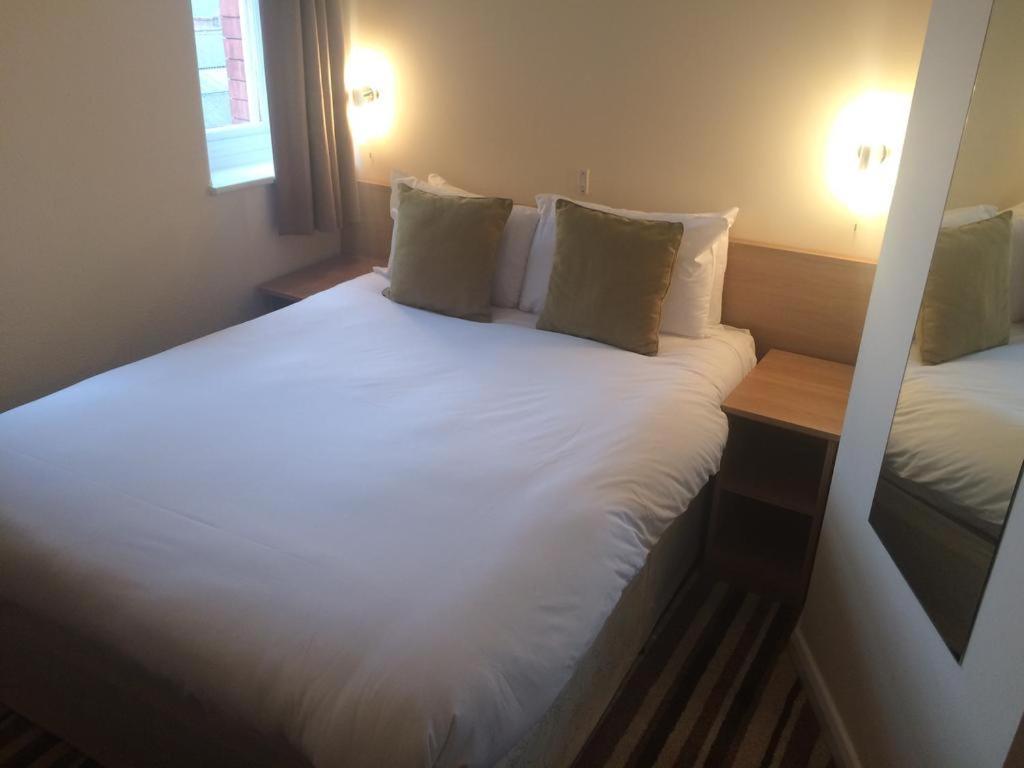Rowton Hotel 3*